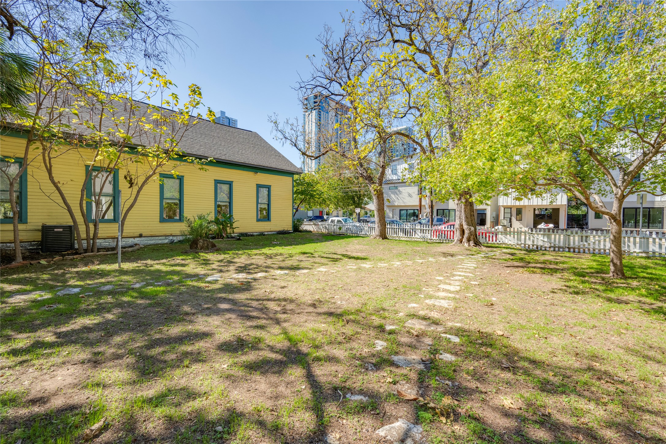 main property photo 17