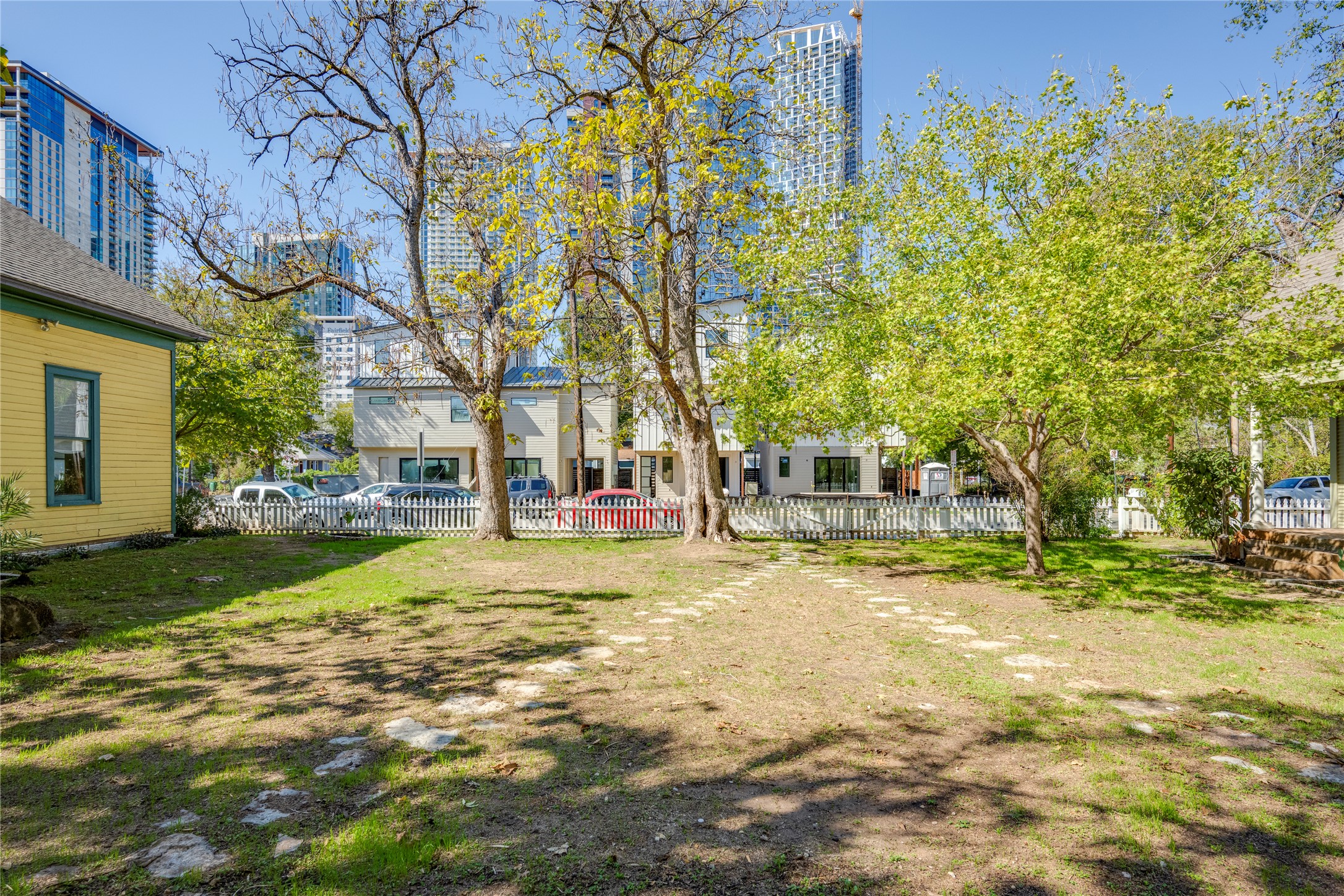 main property photo 19
