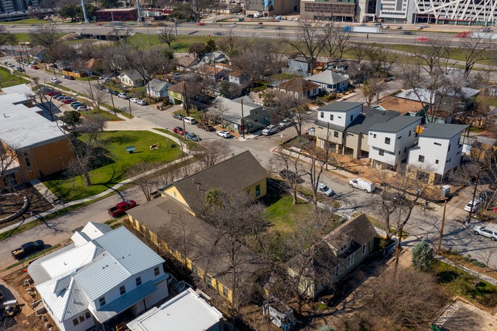 main property photo 34