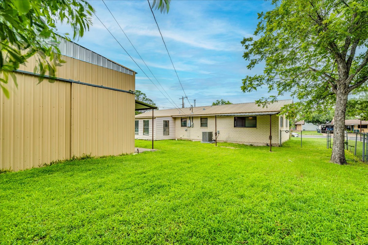main property photo 29