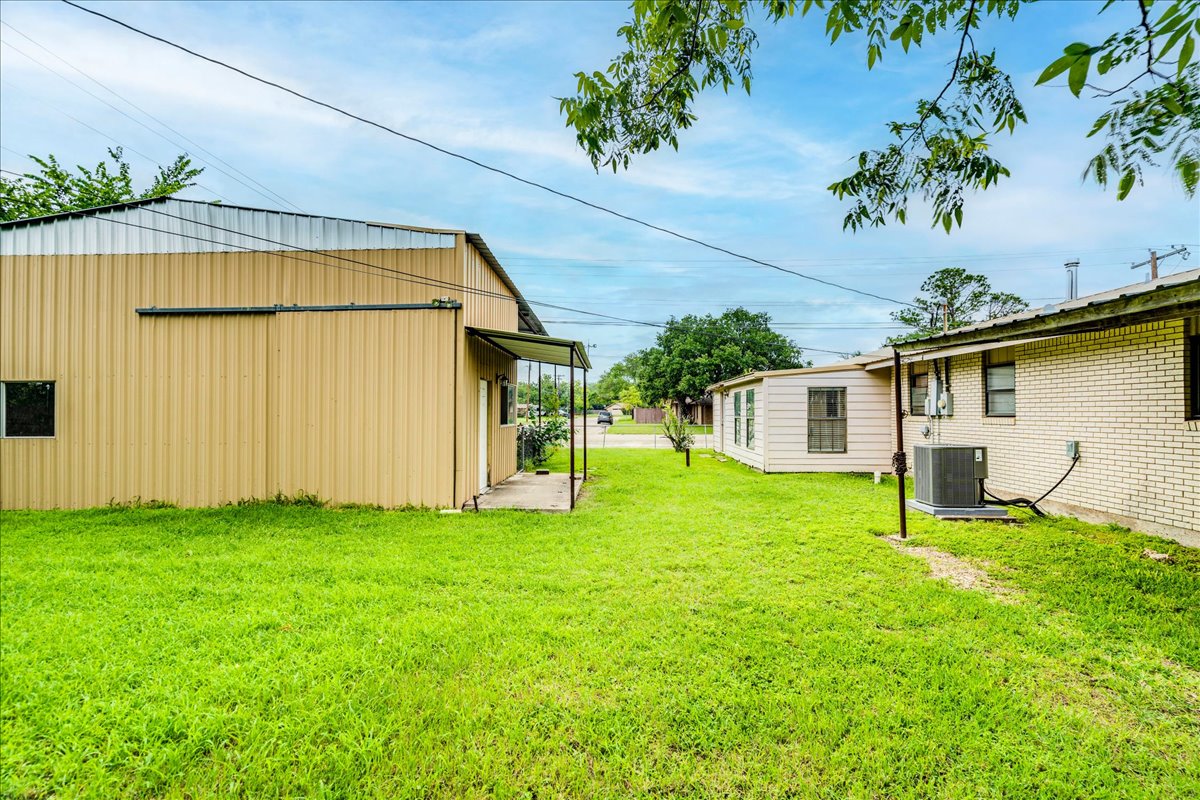 main property photo 30
