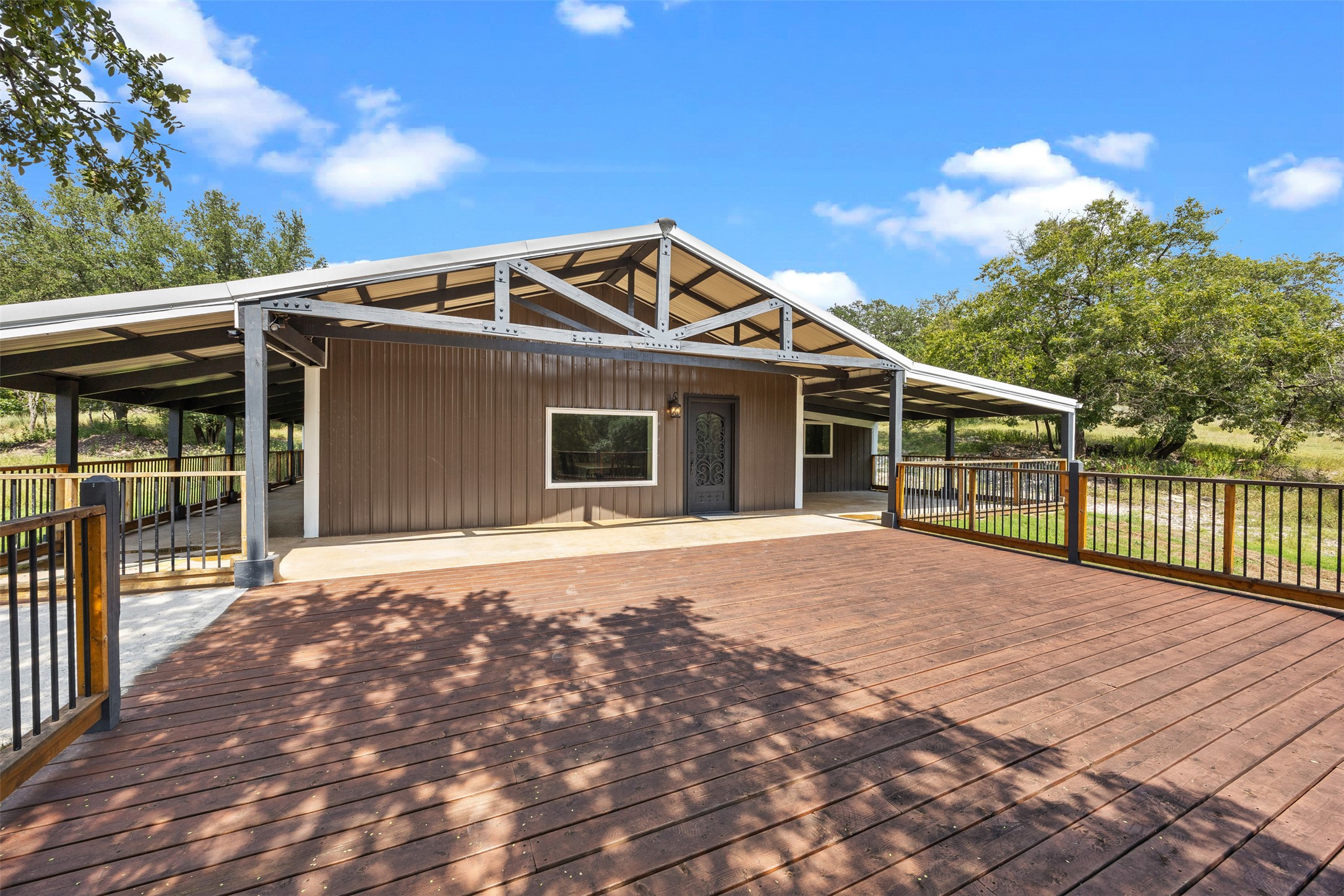 main property photo 23