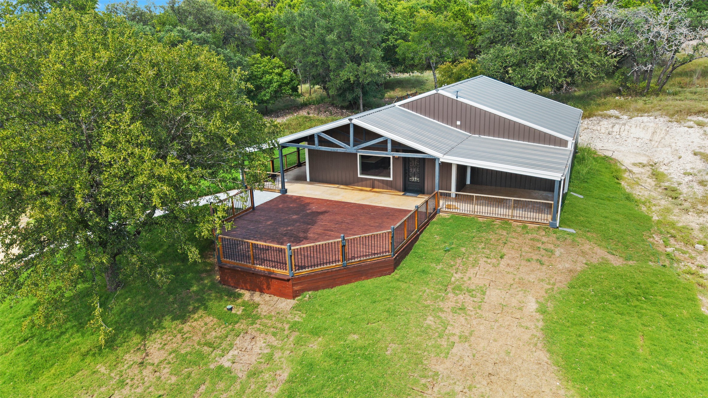 main property photo 3
