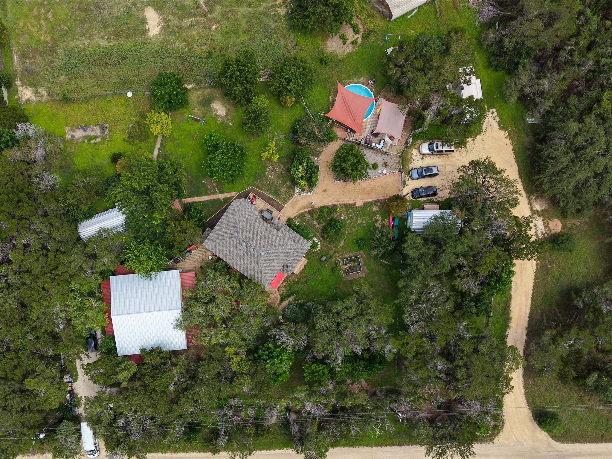 main property photo 11