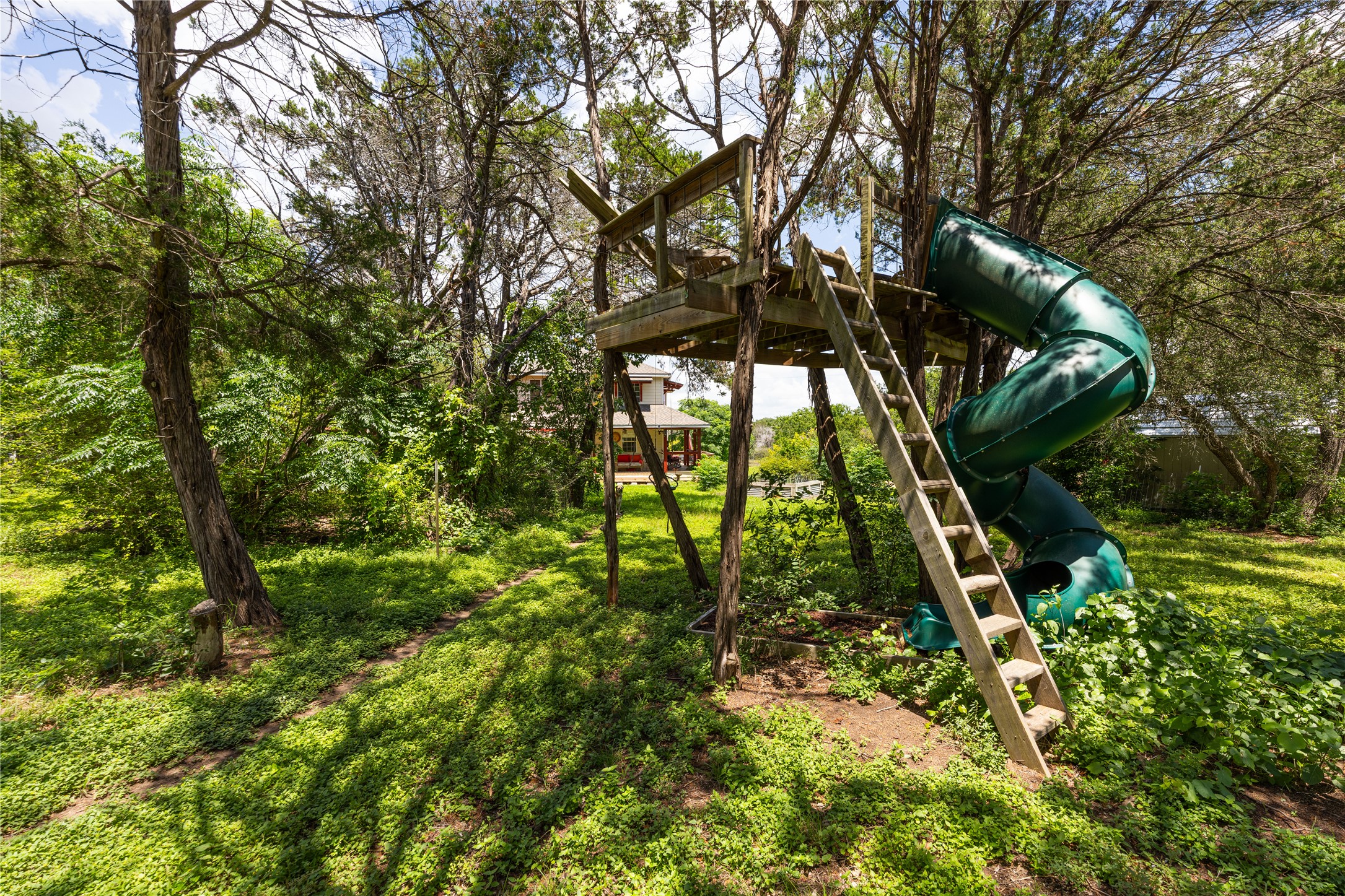 main property photo 12