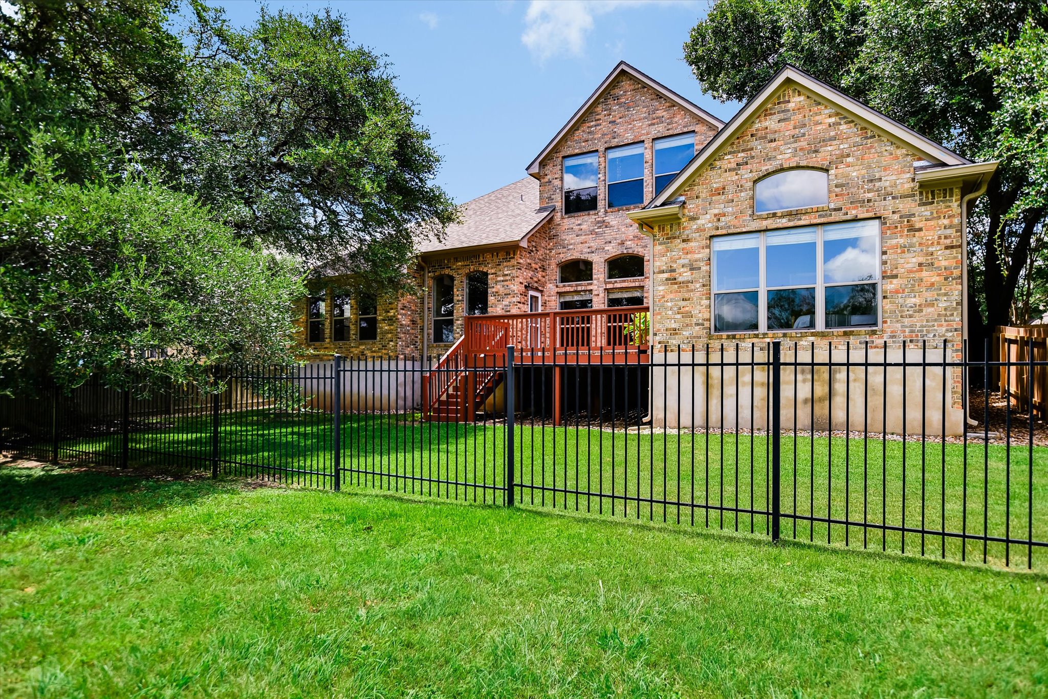 main property photo 5