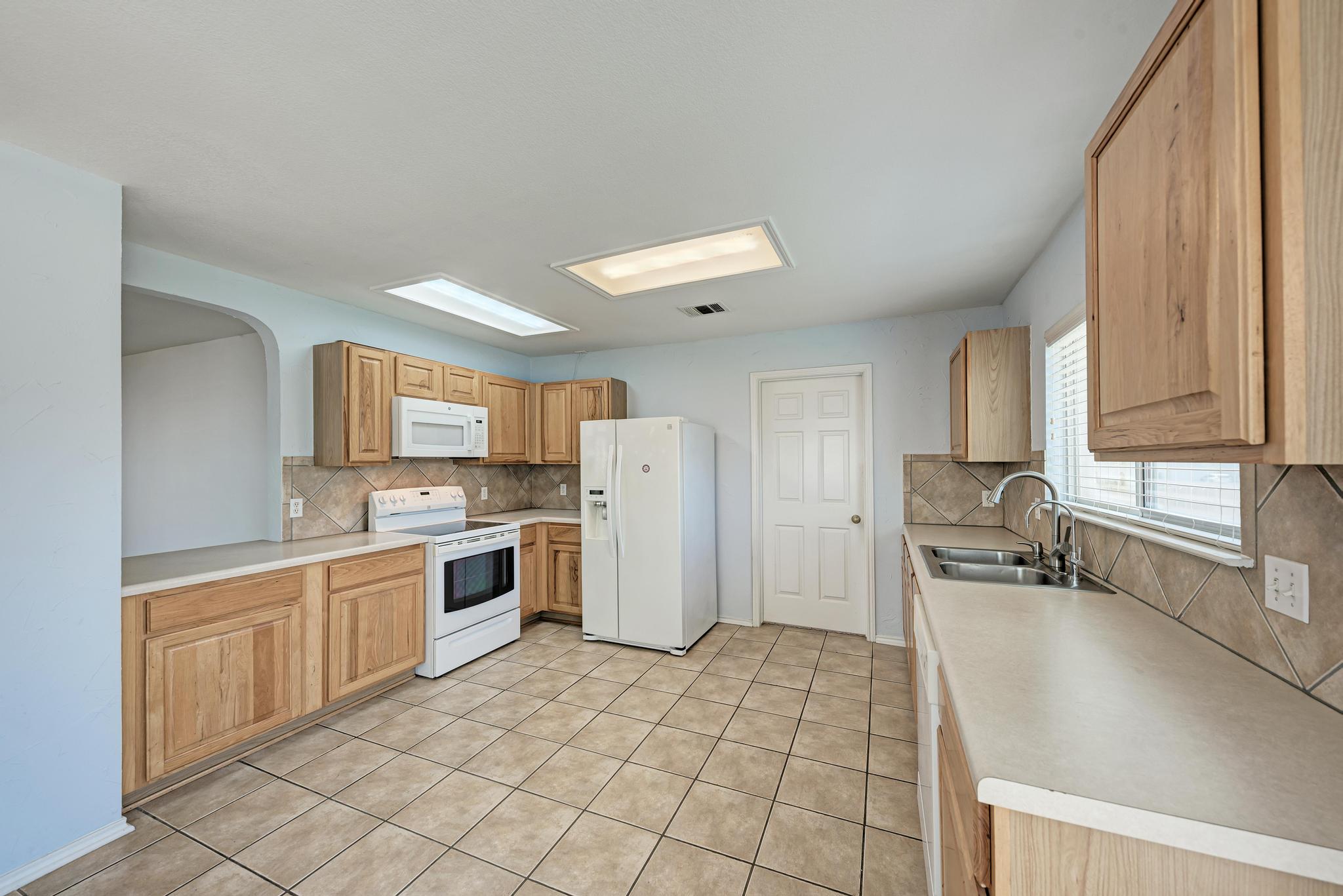 main property photo 13