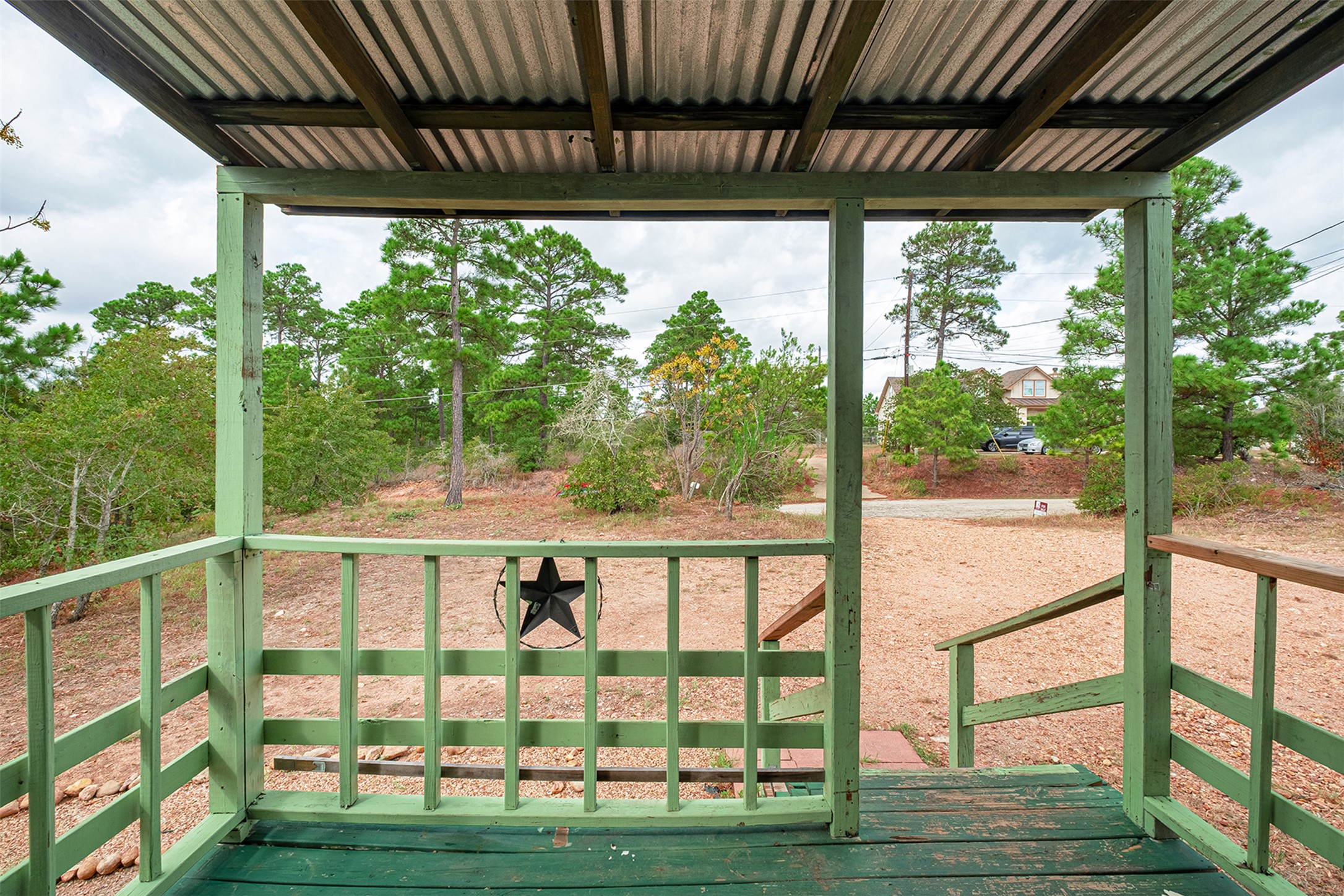 main property photo 32