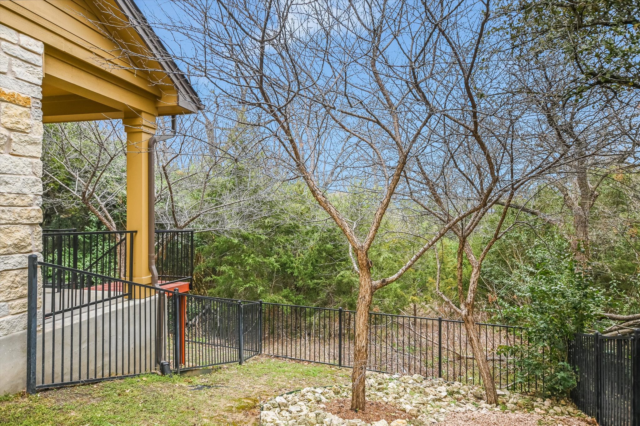 main property photo 23