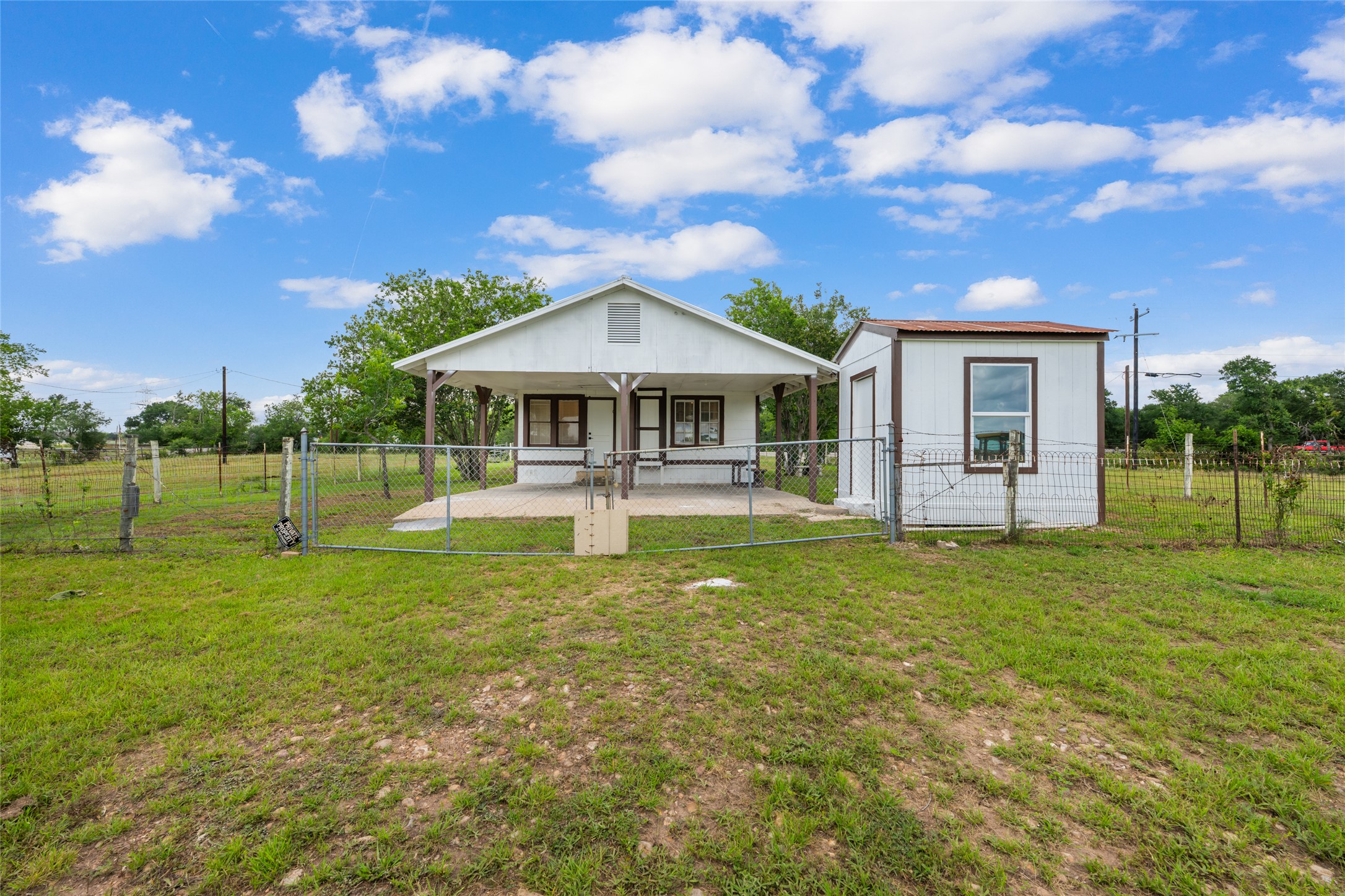 main property photo 32