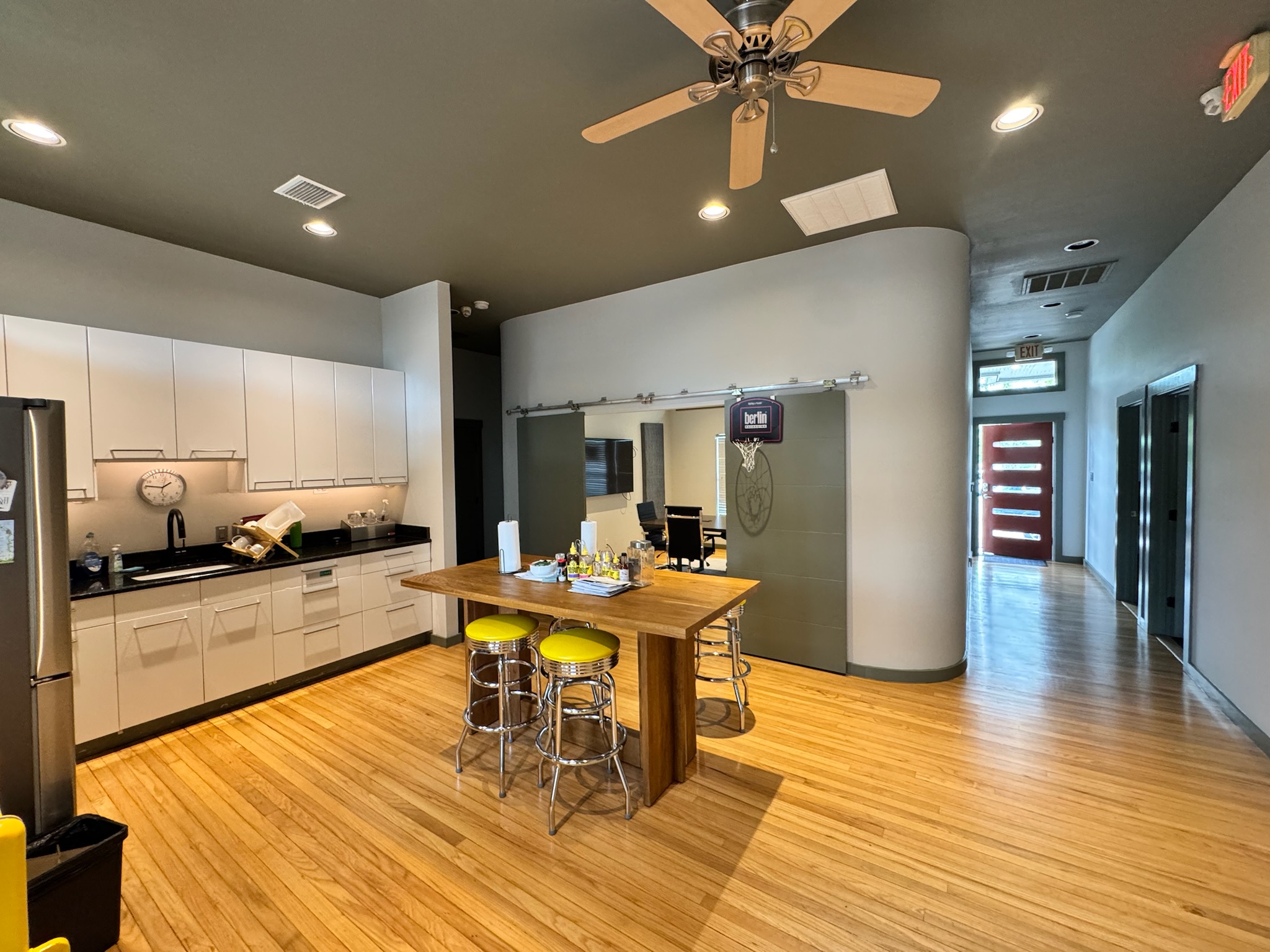 main property photo 7