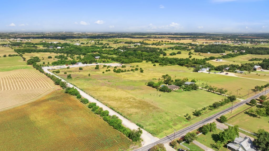 main property photo 8