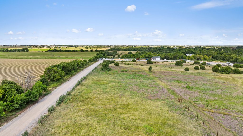 main property photo 9