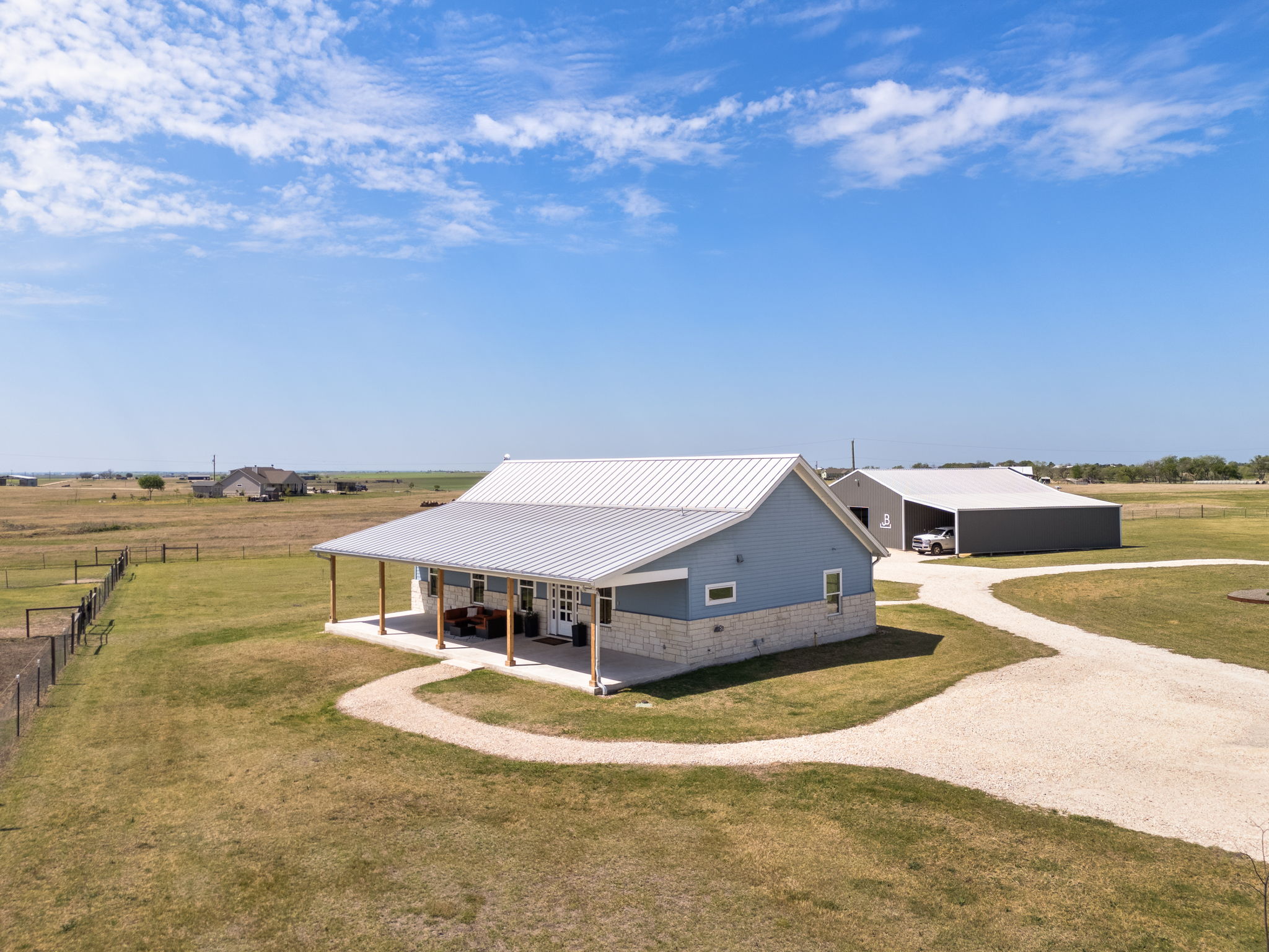 main property photo 33