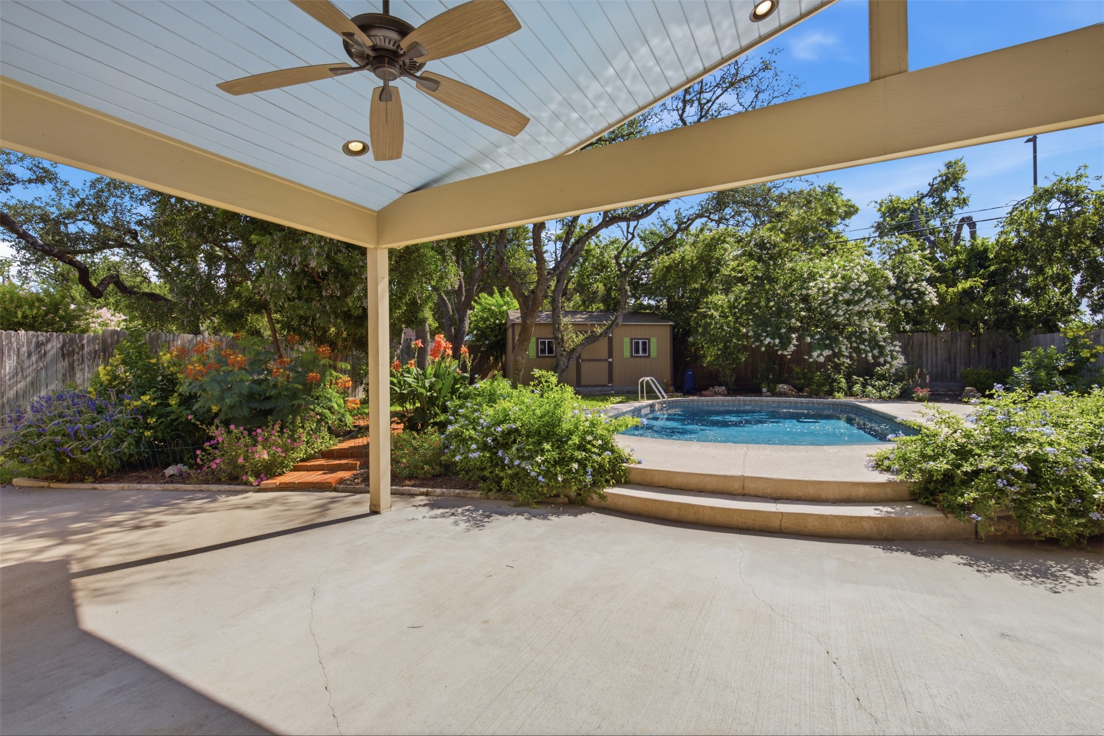 main property photo 38