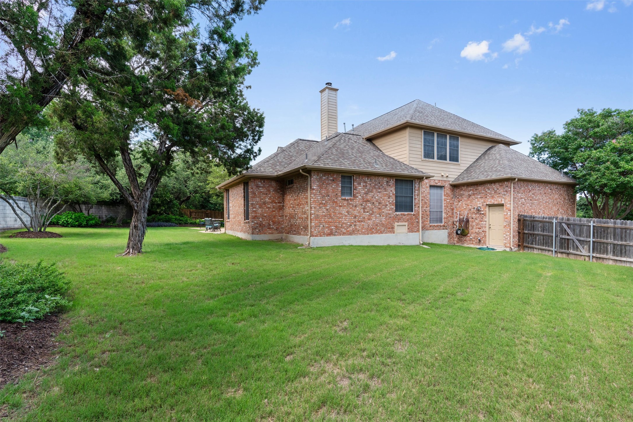 main property photo 38
