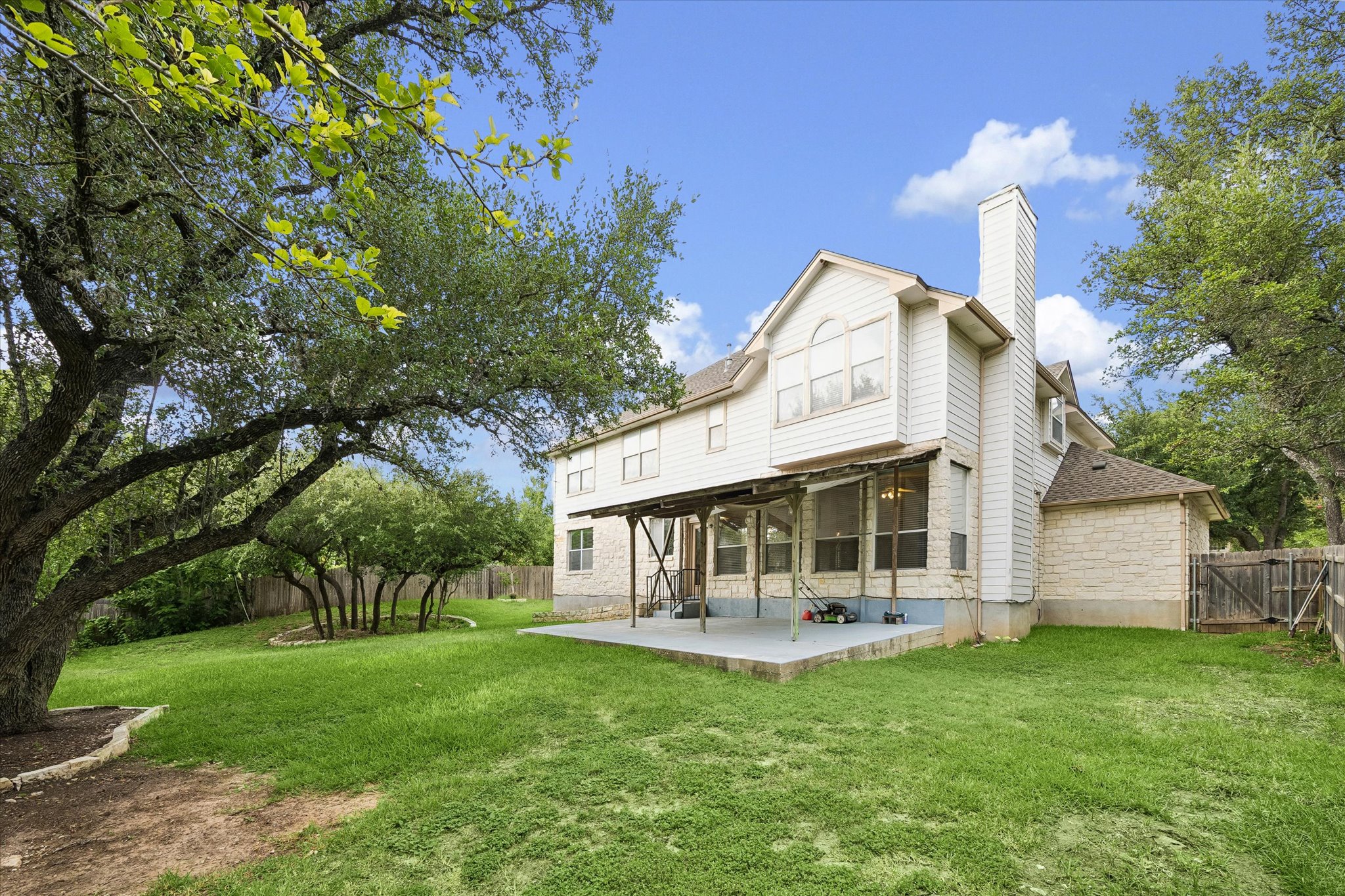 main property photo 23