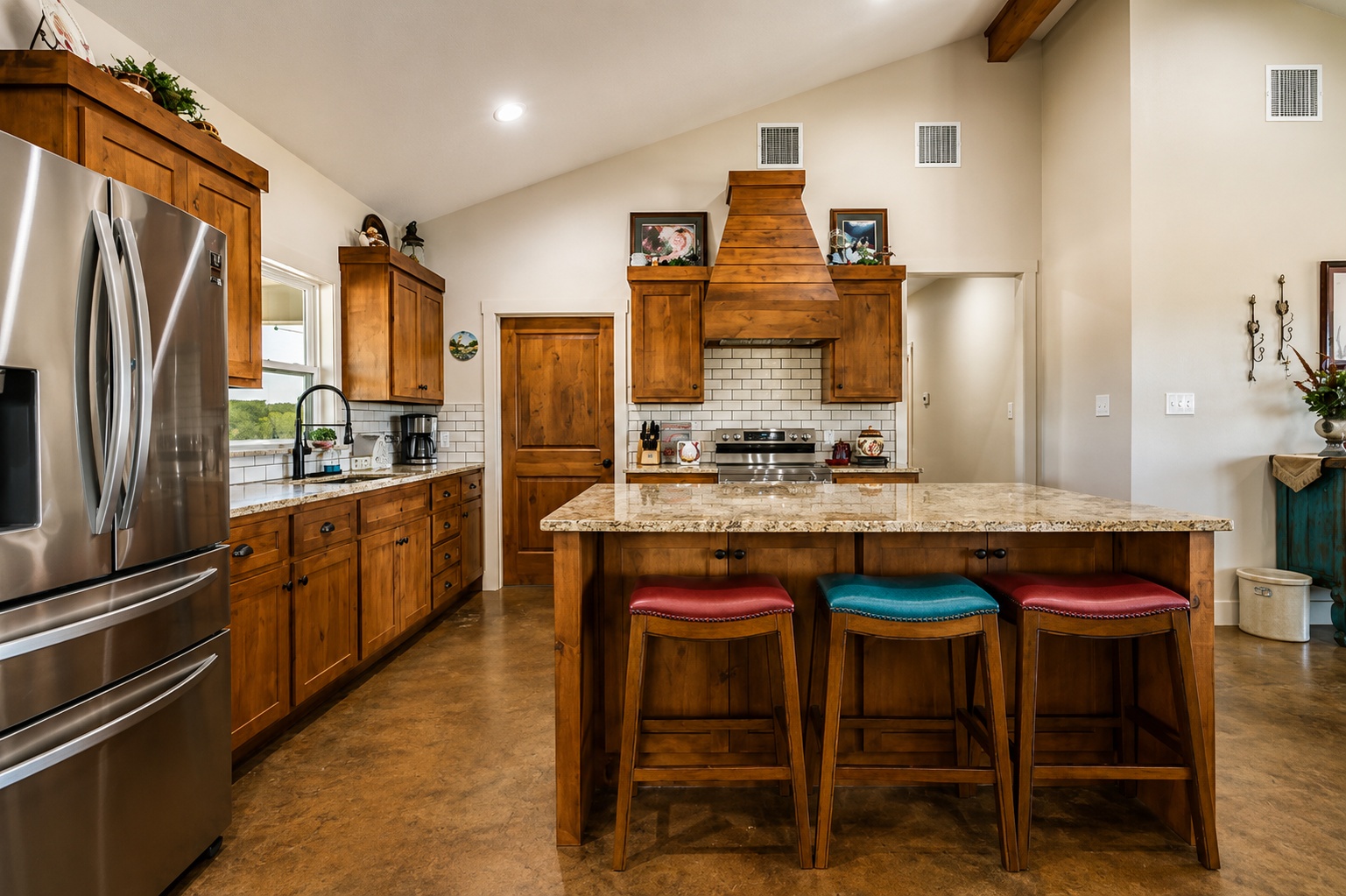 main property photo 14