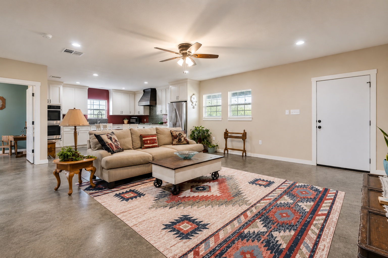 main property photo 28