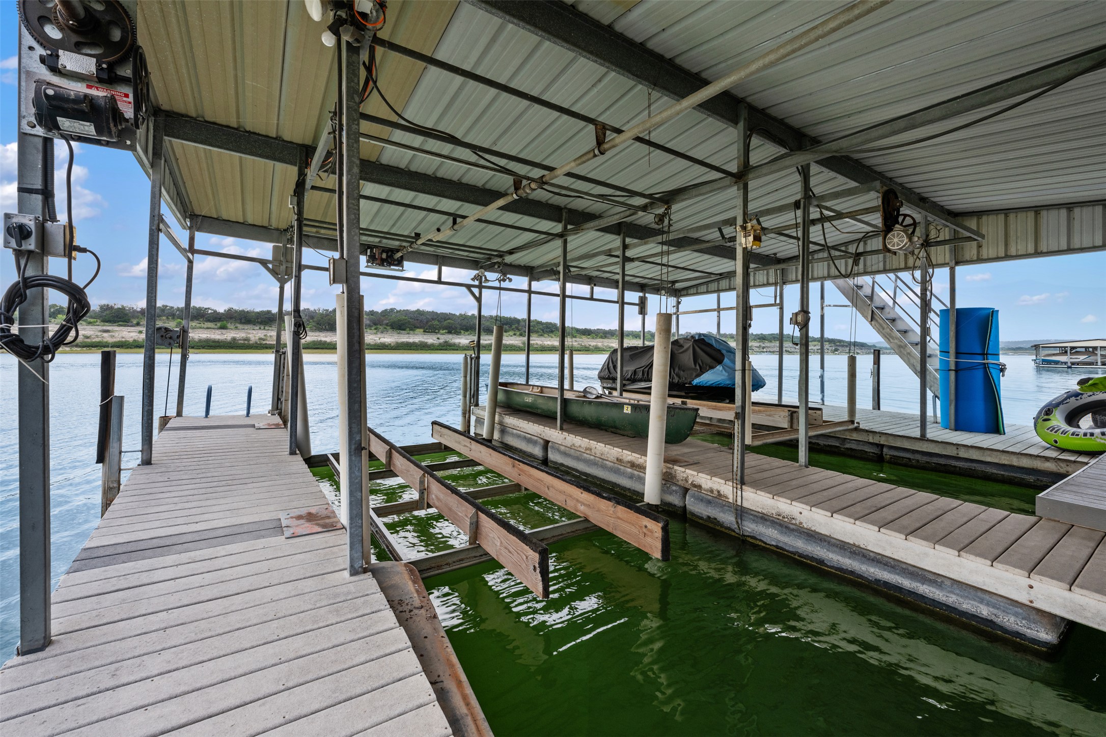 main property photo 28