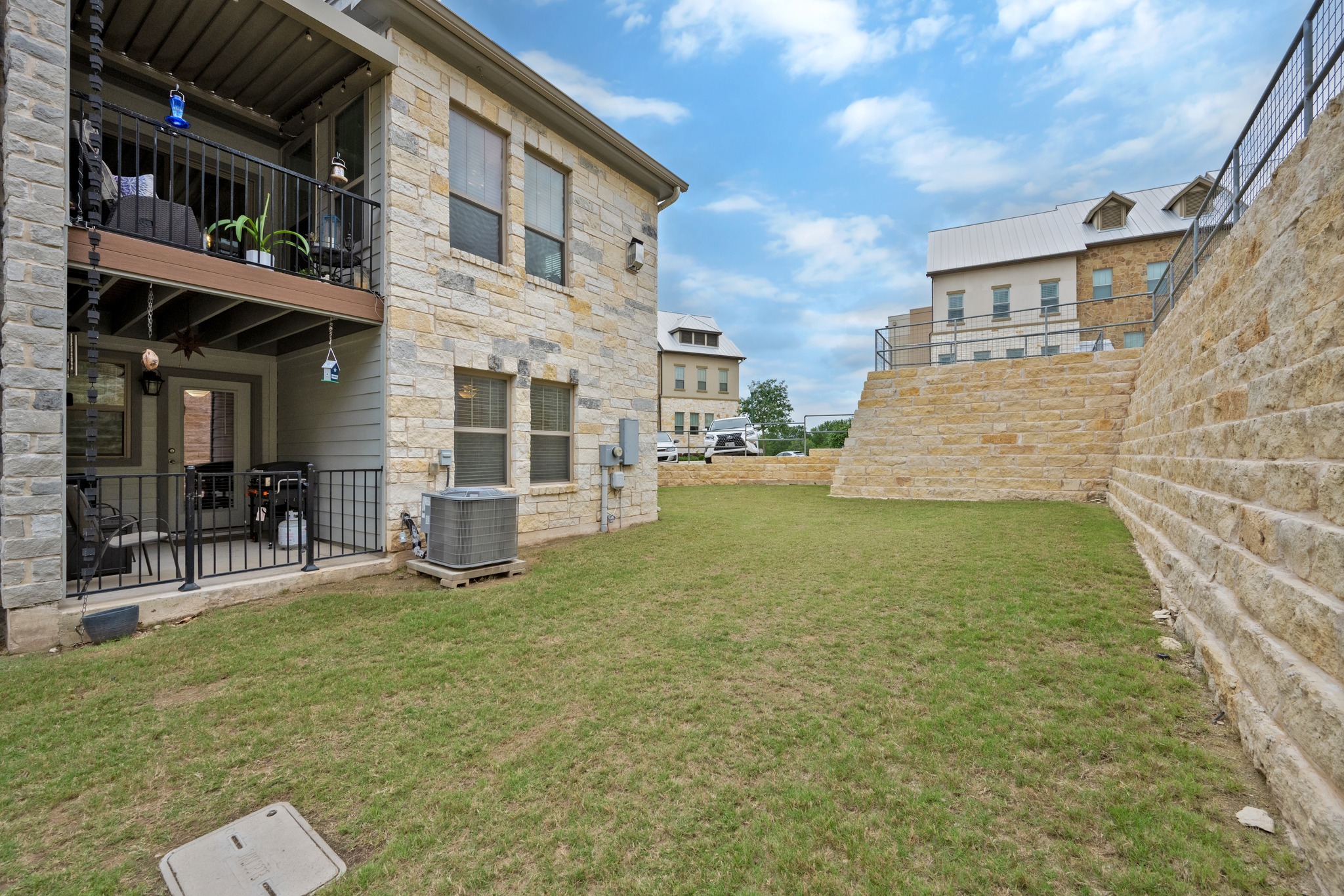 main property photo 24