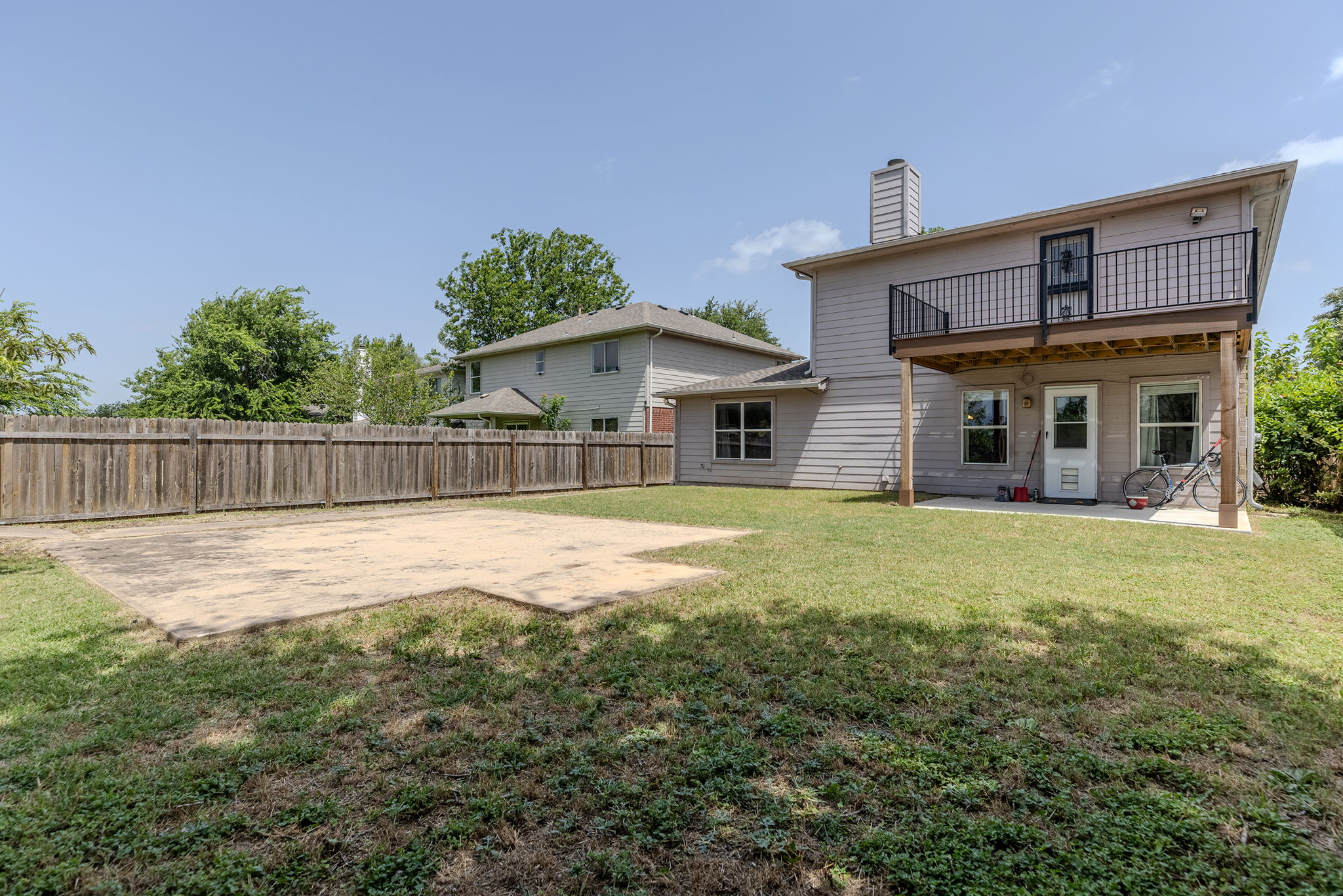 main property photo 33