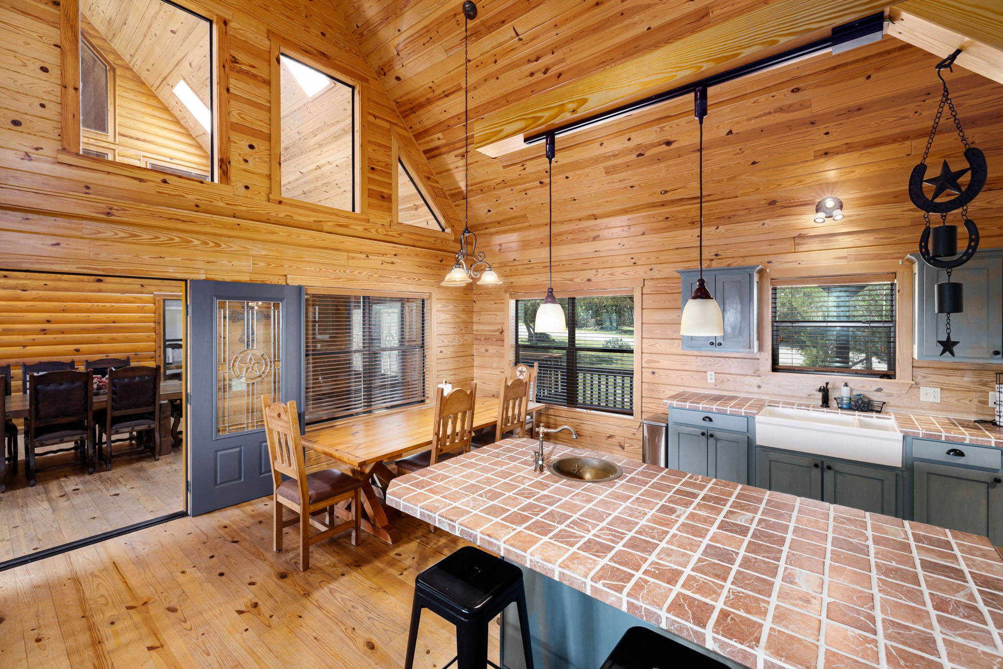 main property photo 29