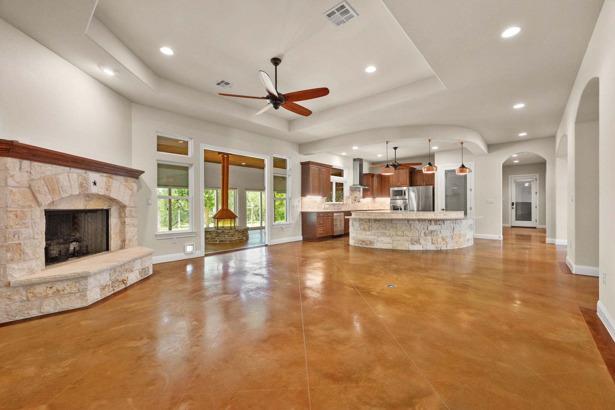 main property photo 10