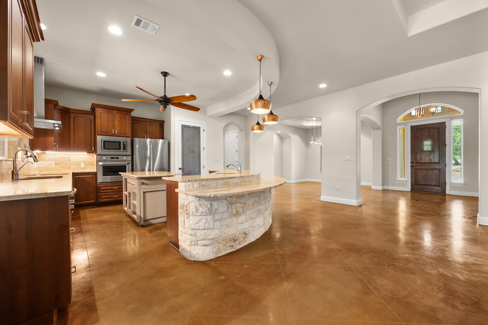 main property photo 9