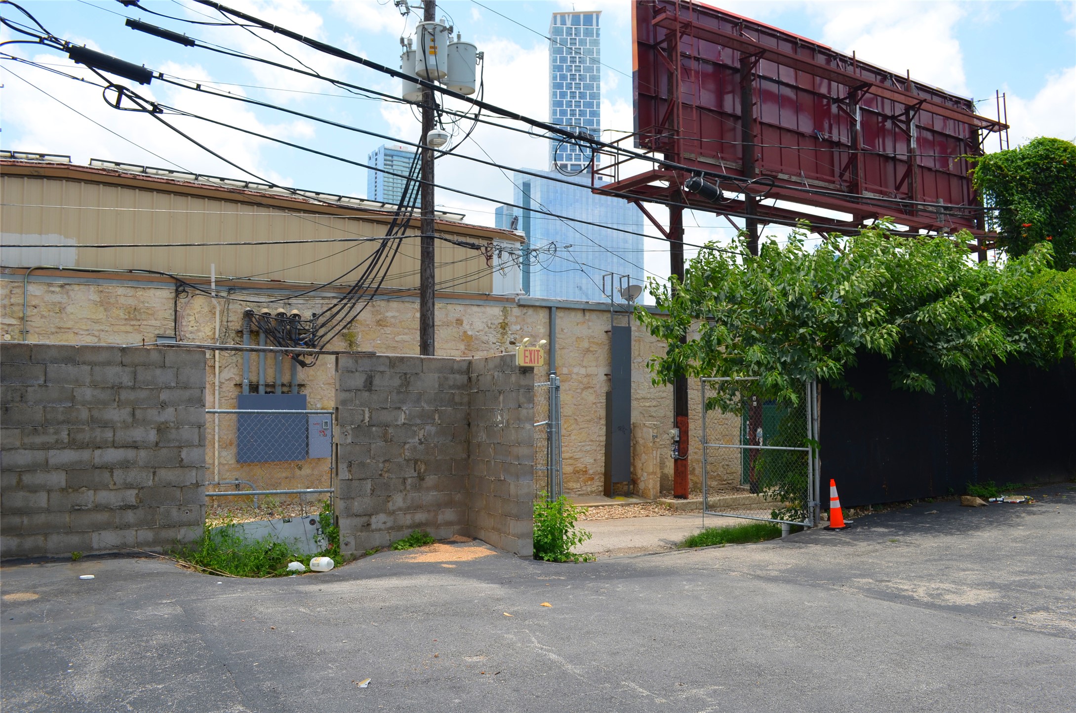 main property photo 3
