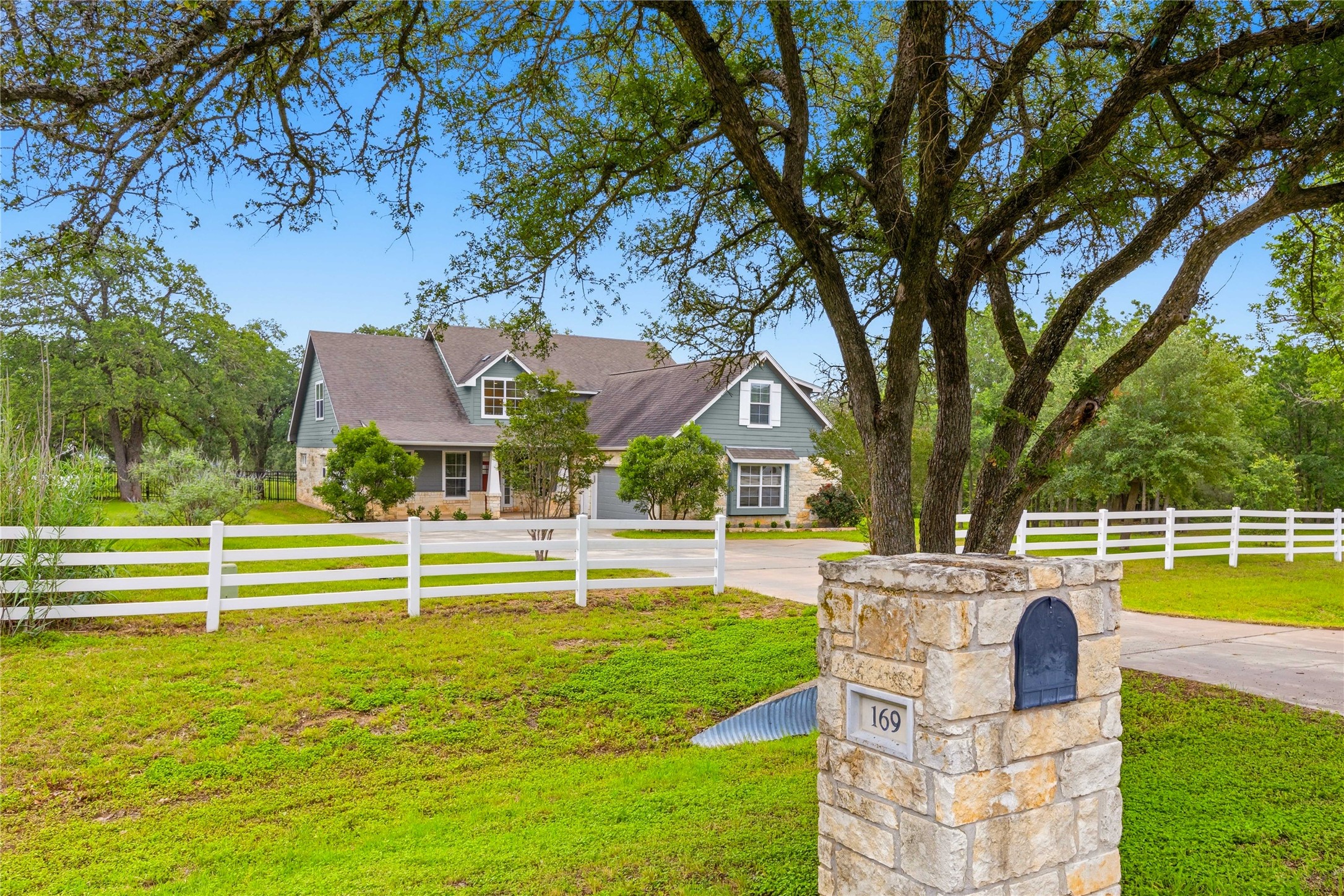 main property photo 2