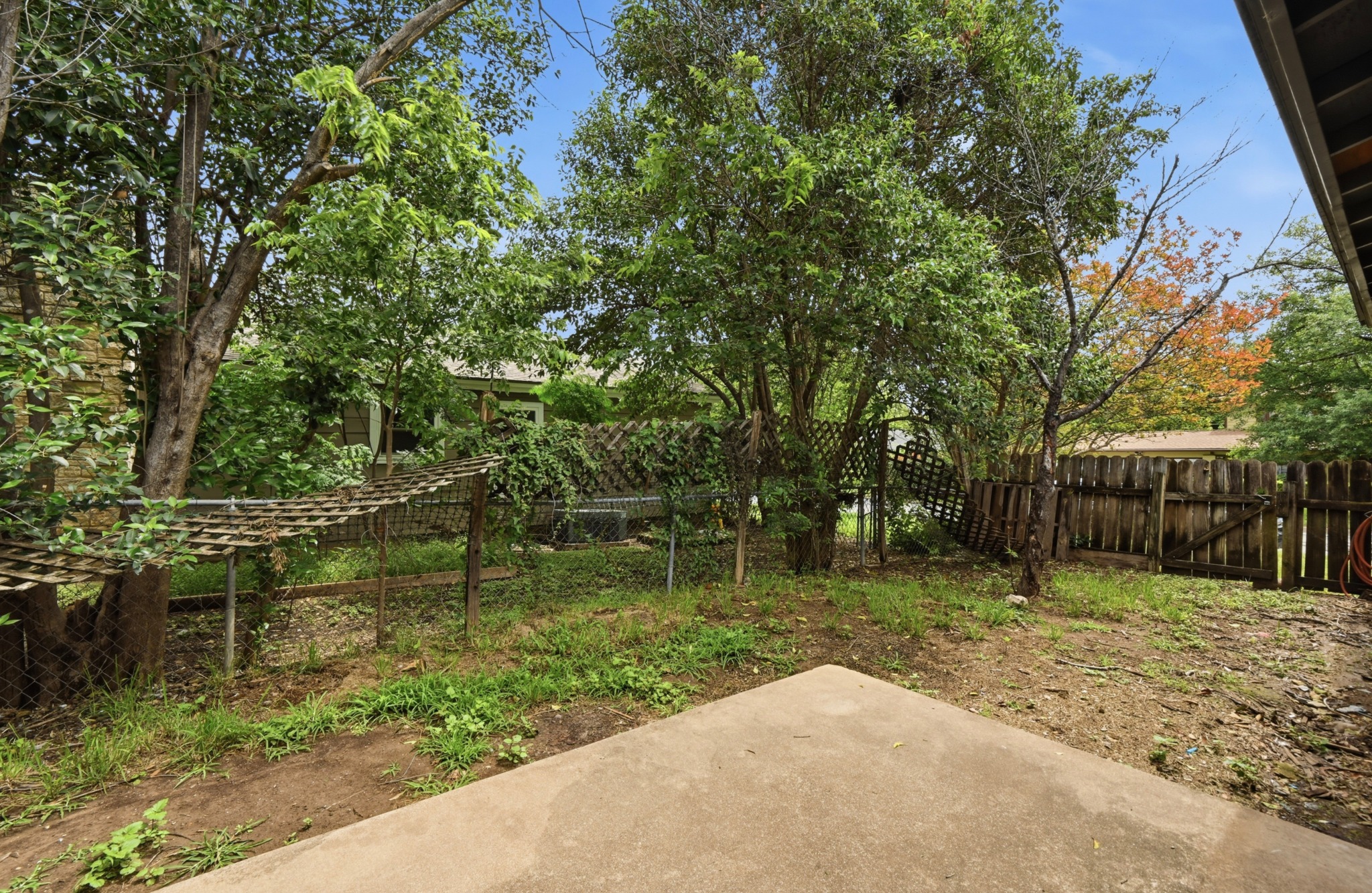 main property photo 24