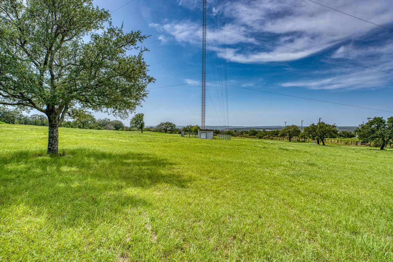 main property photo 10