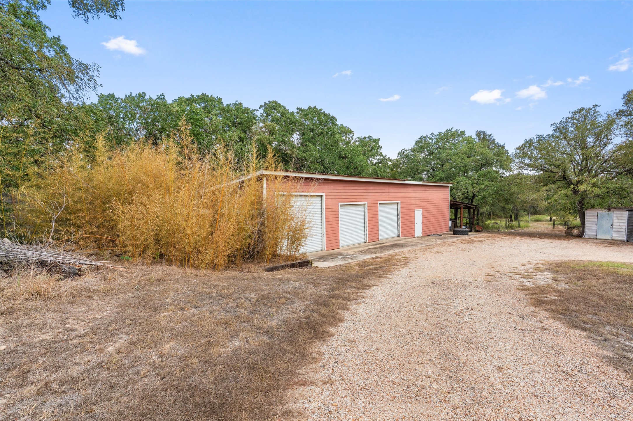 main property photo 10