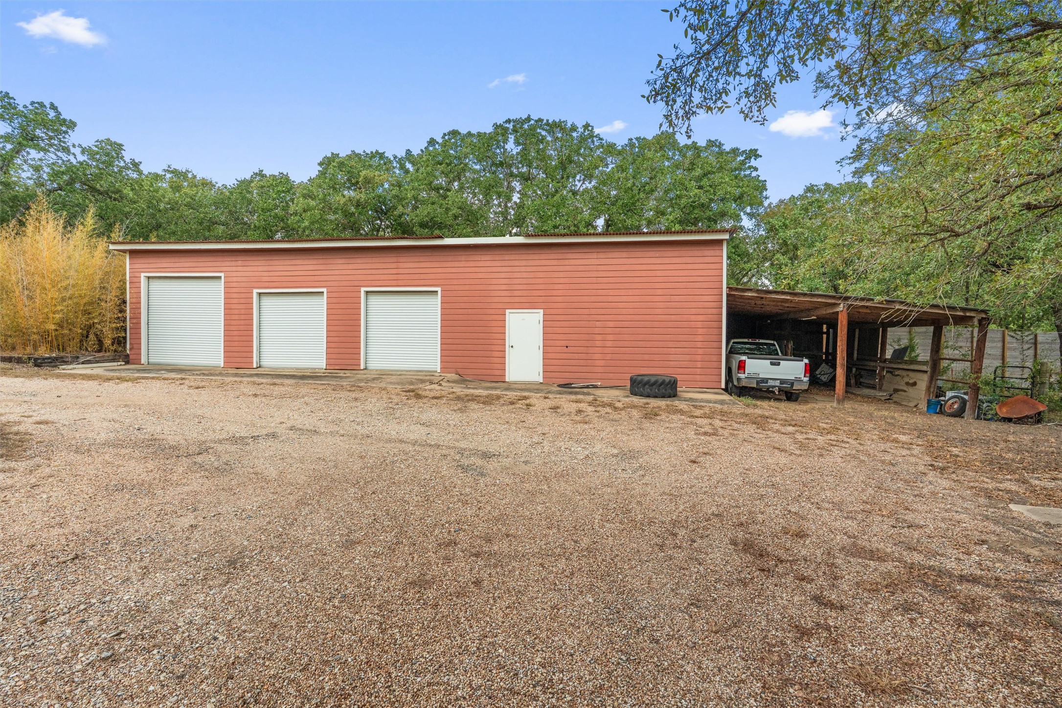 main property photo 23
