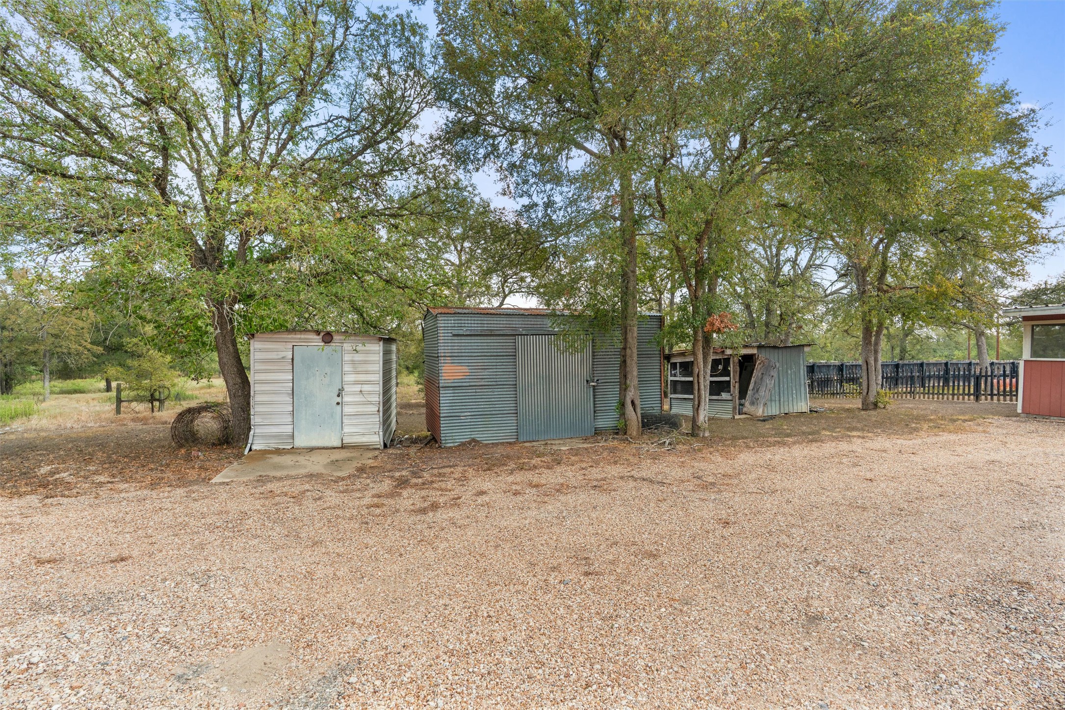 main property photo 32