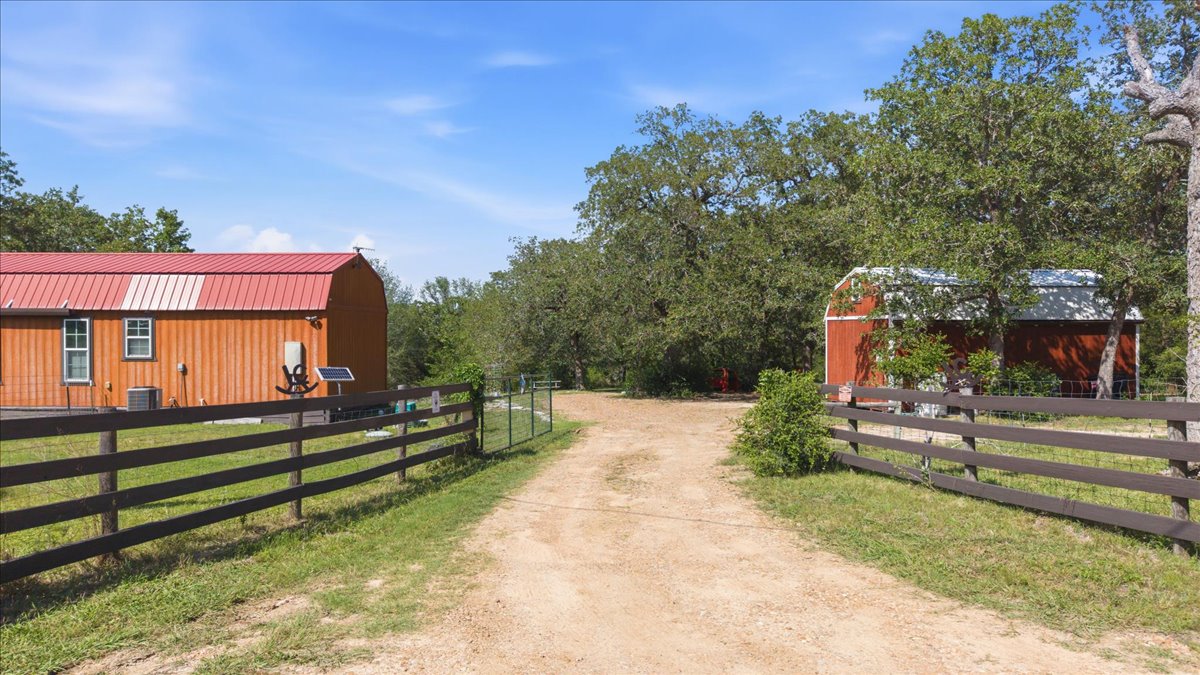 main property photo 25