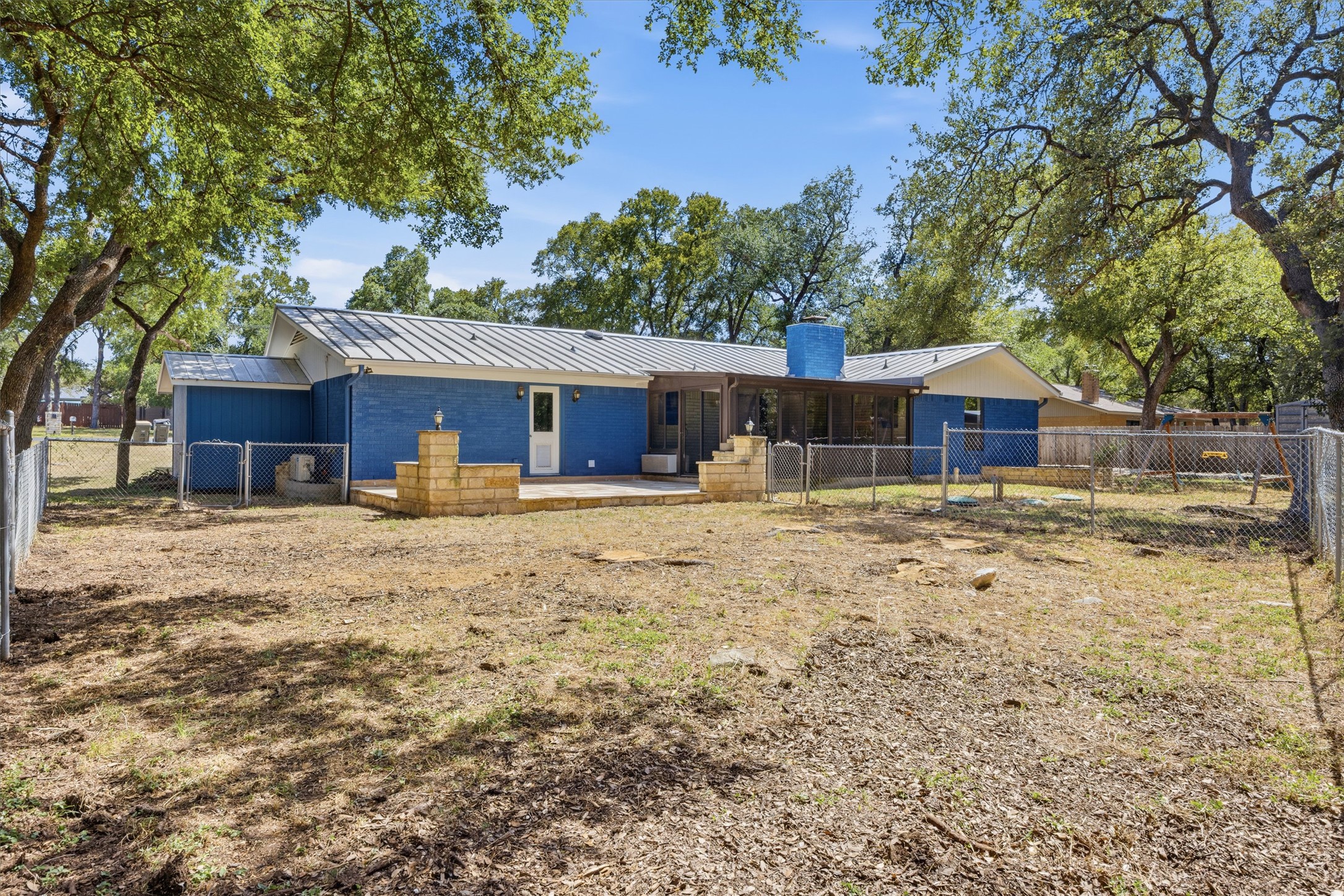 main property photo 36