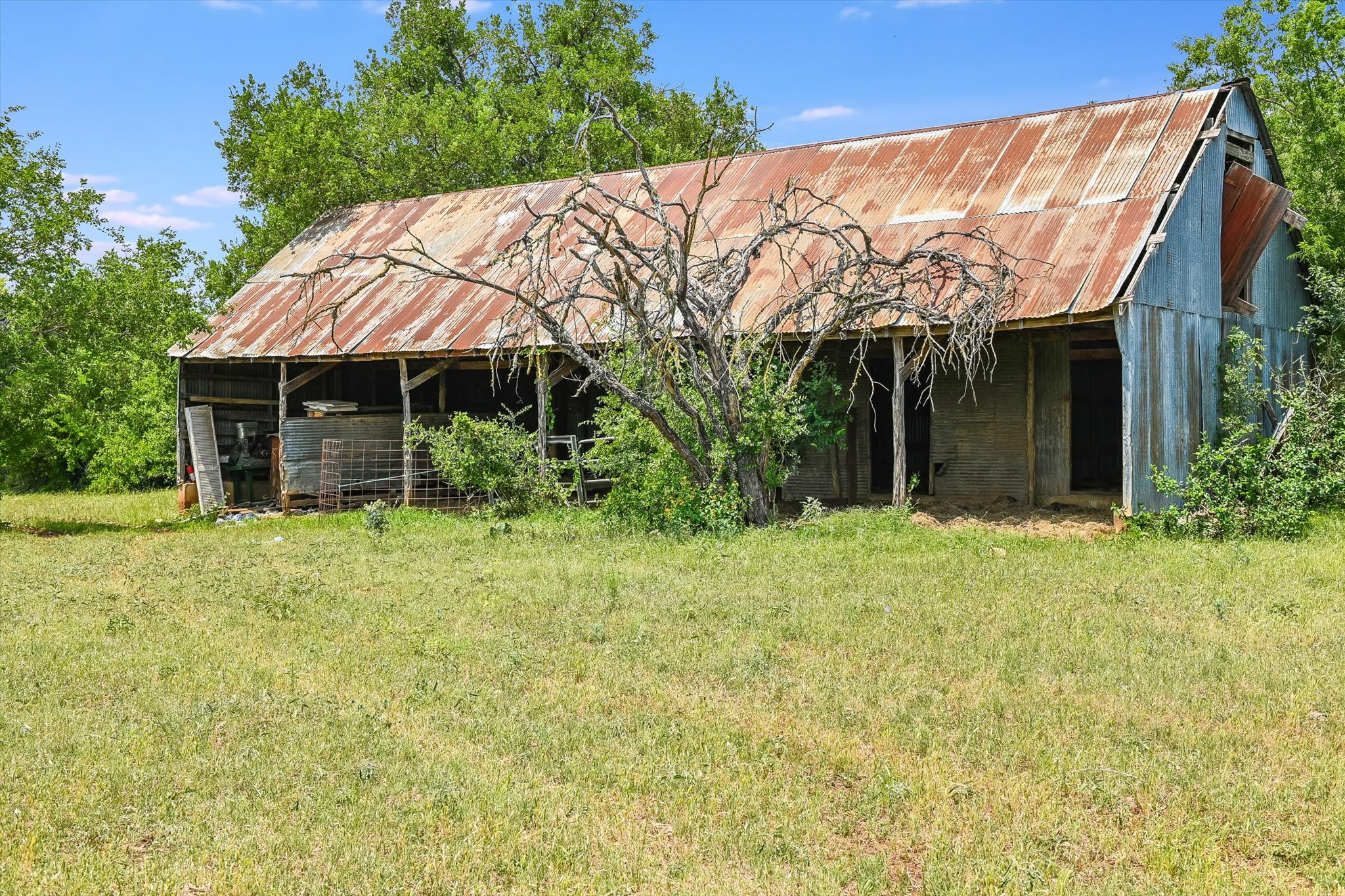 main property photo 17