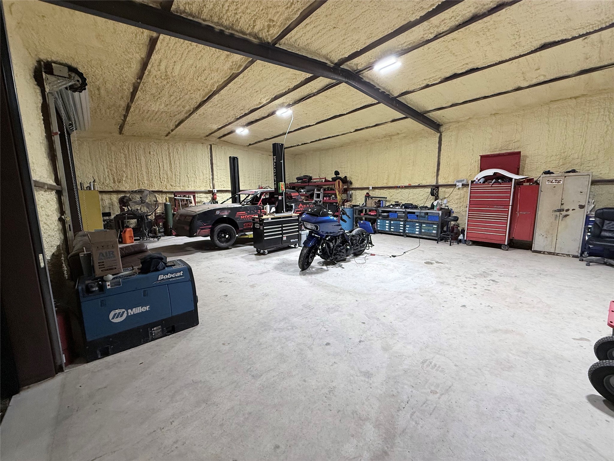 main property photo 25