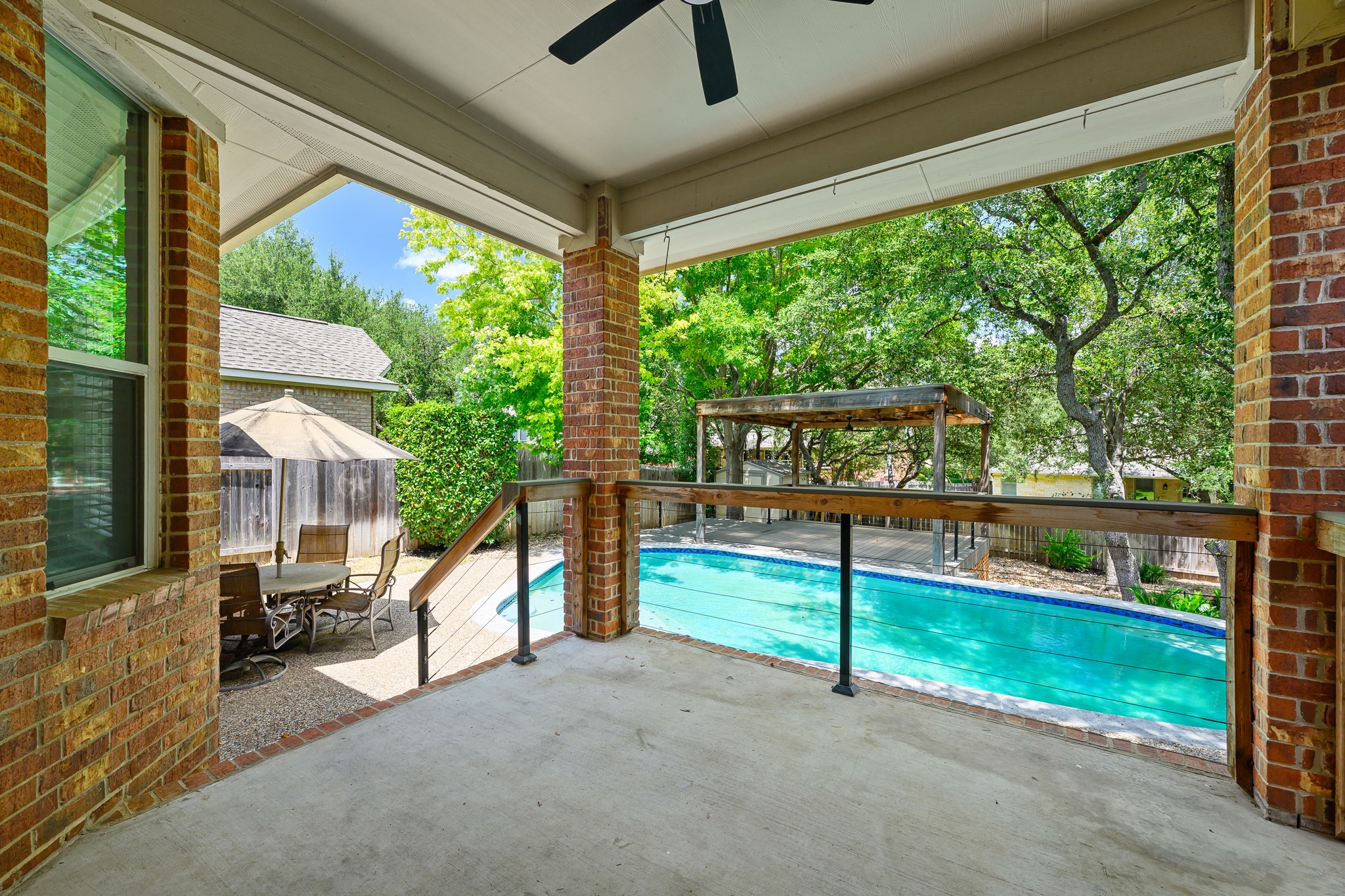 main property photo 25