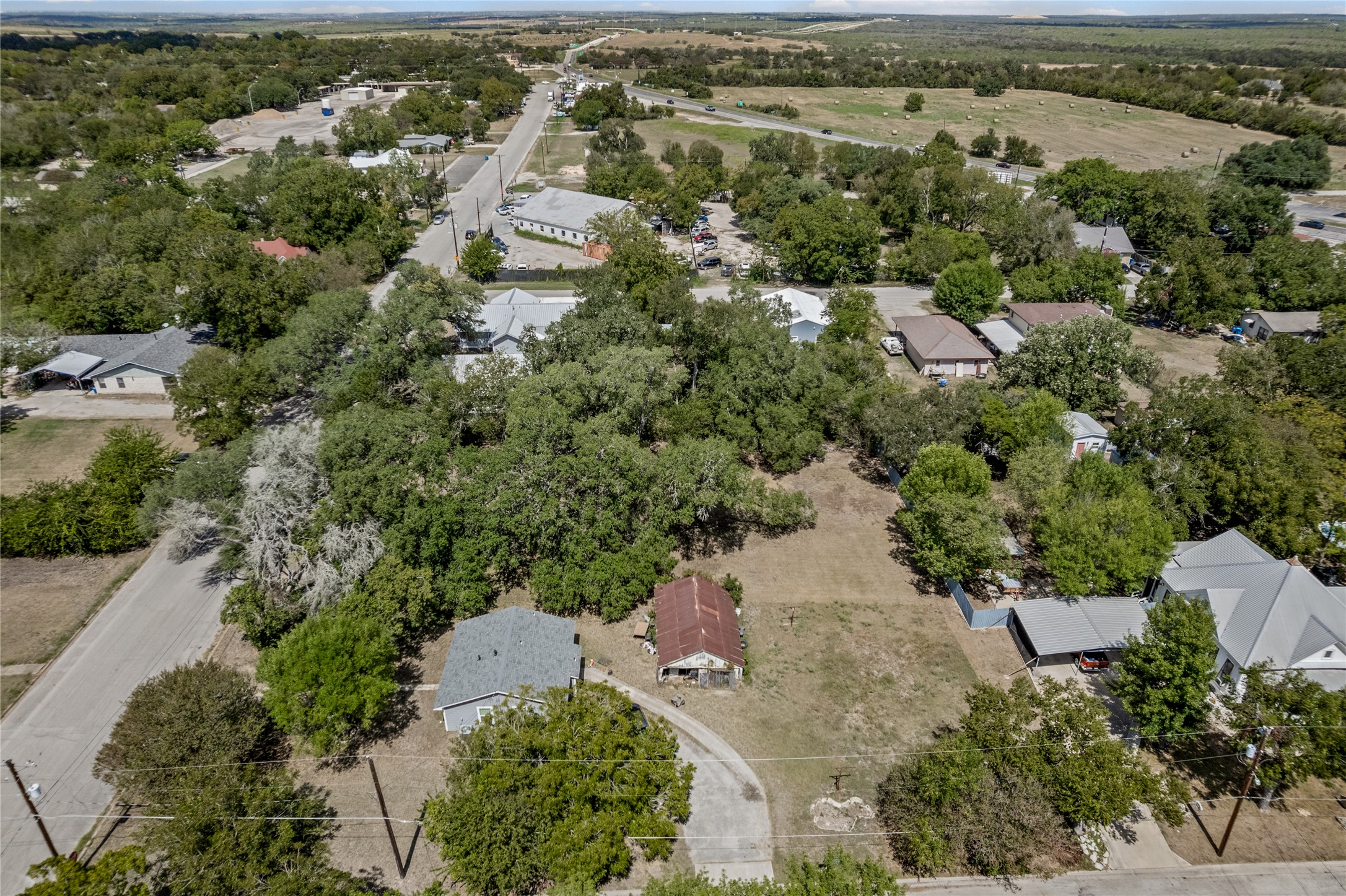 main property photo 10