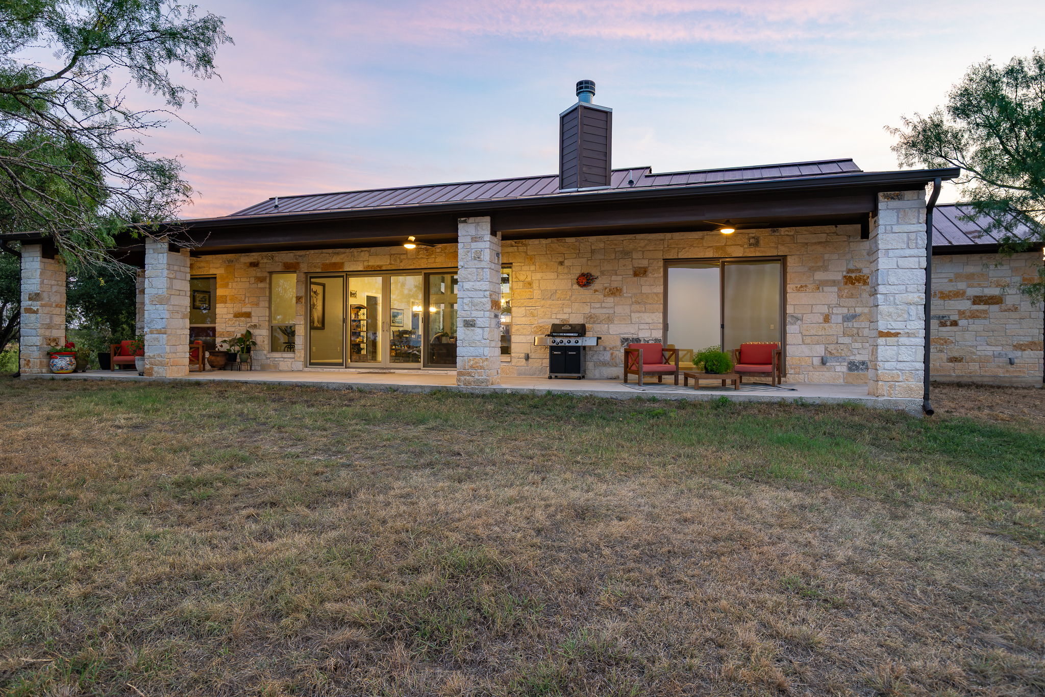 main property photo 30