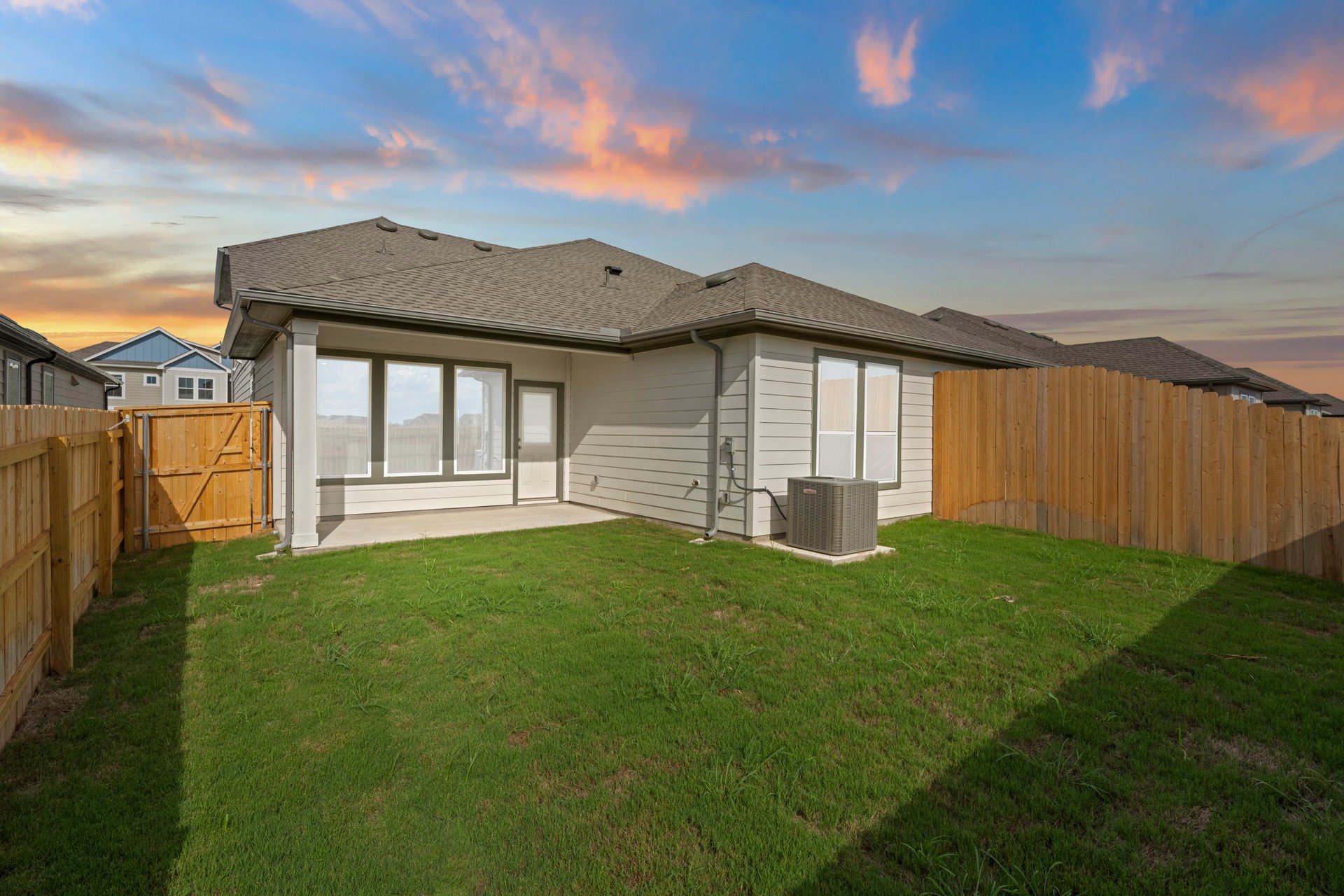 main property photo 28