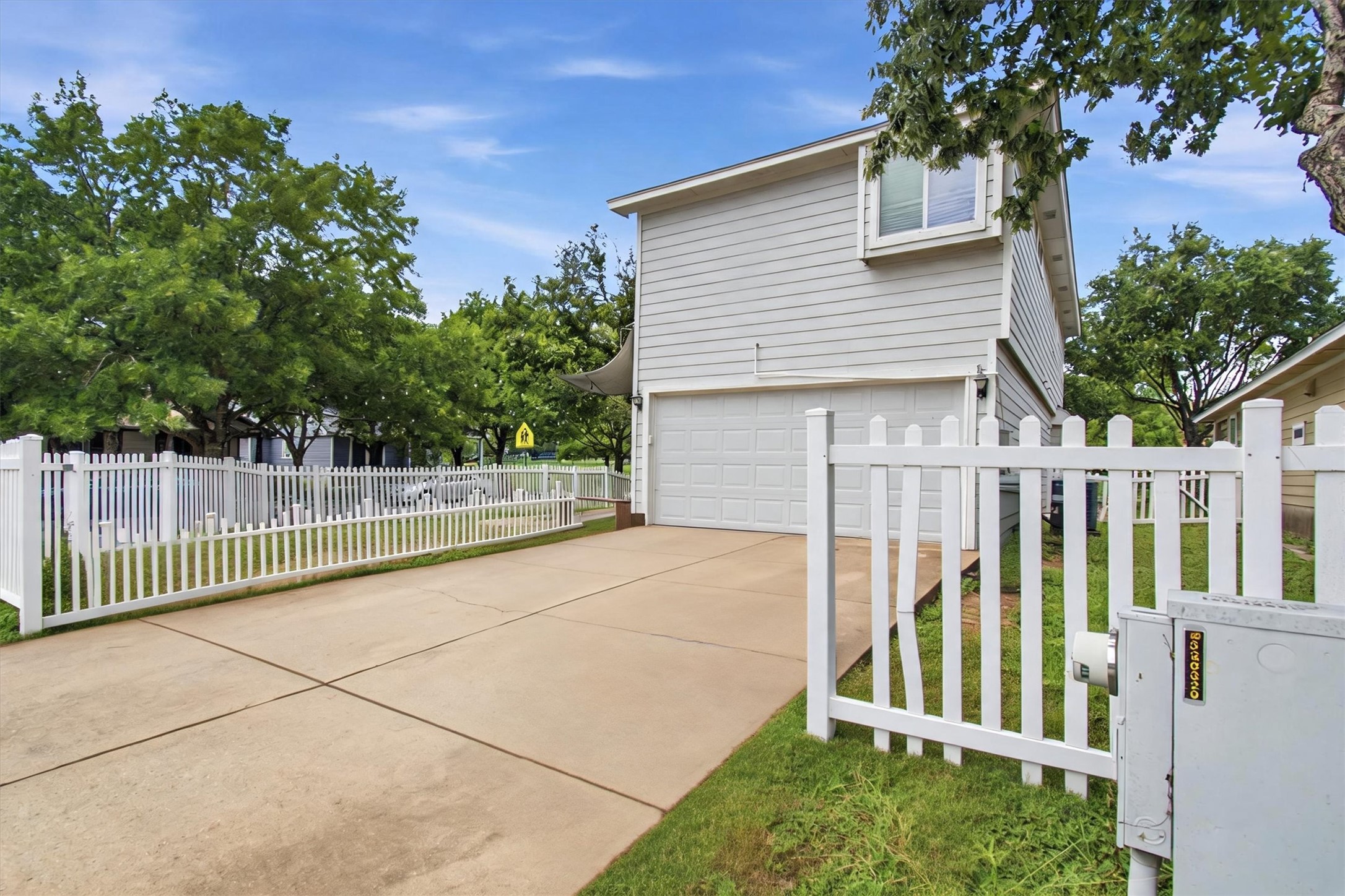 main property photo 28