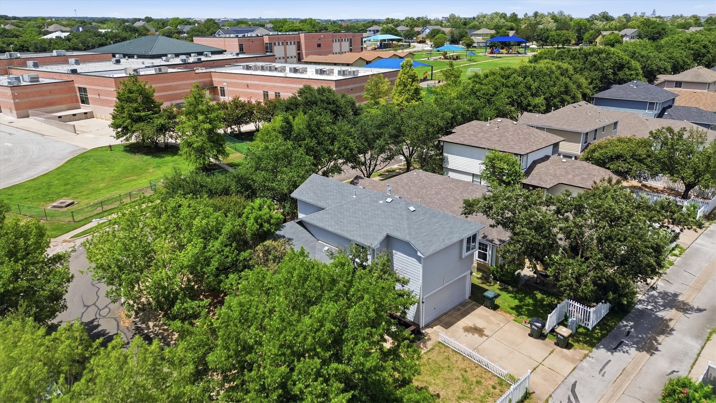 main property photo 29
