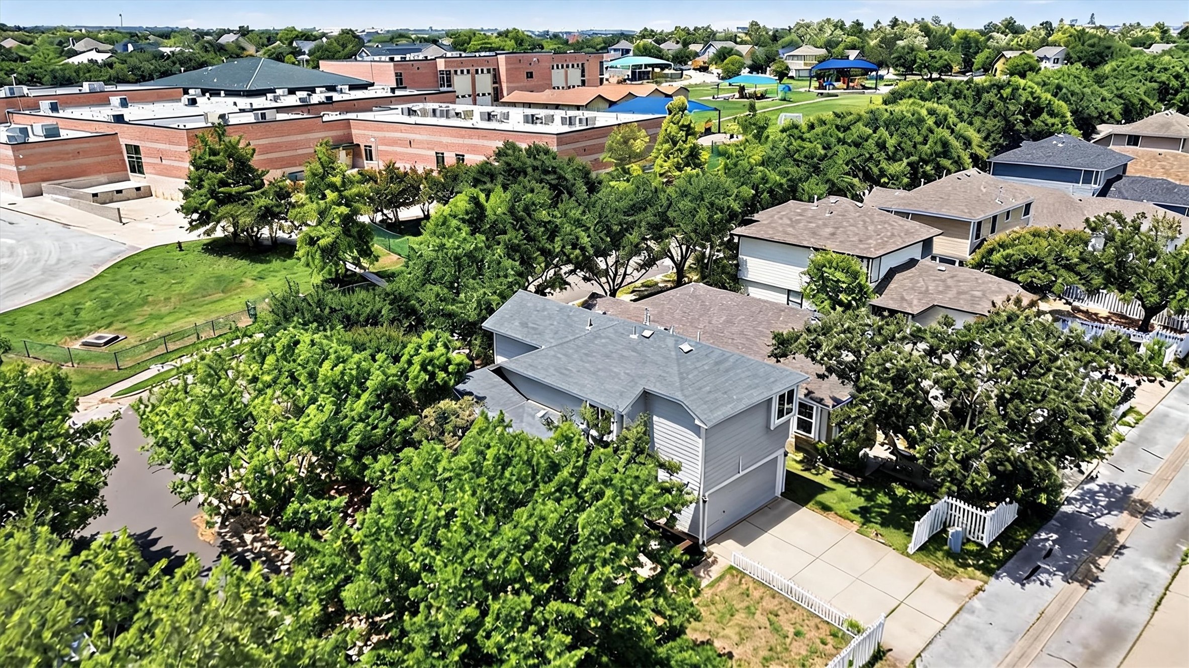 main property photo 30