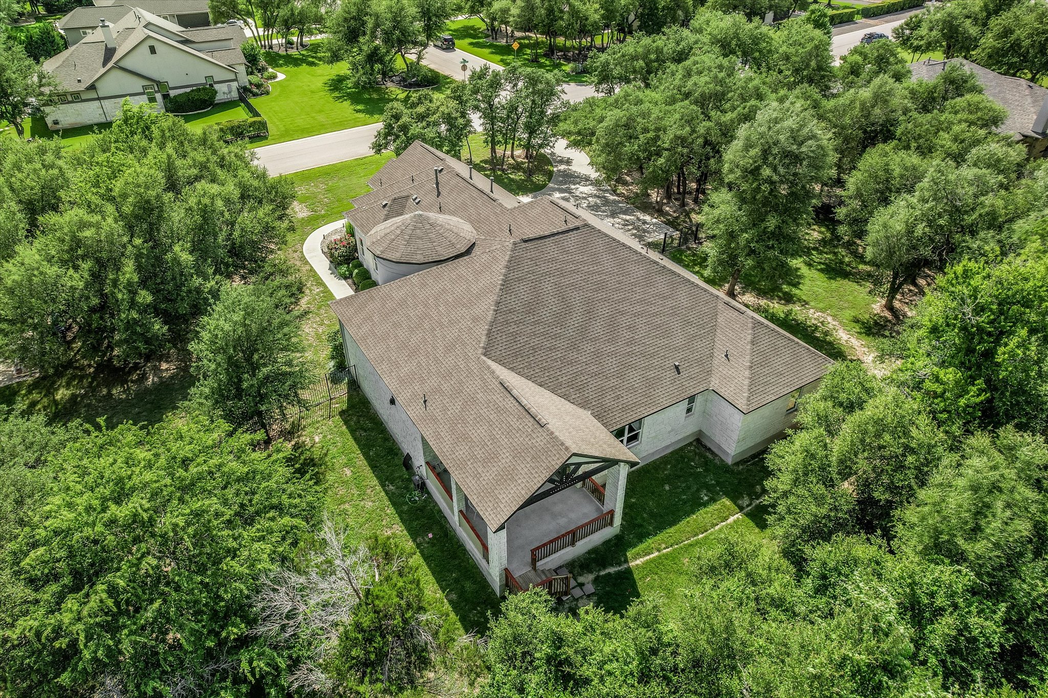 main property photo 39