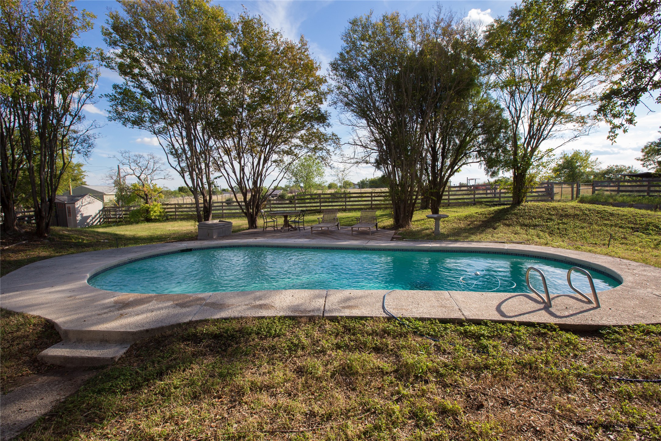 main property photo 10