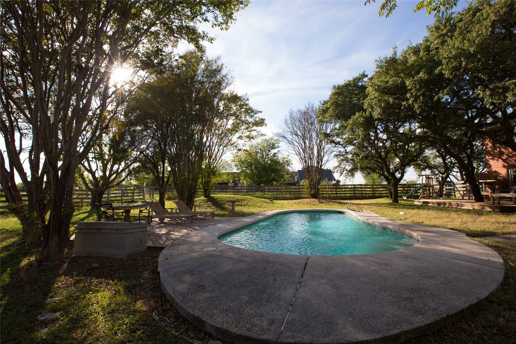 main property photo 11